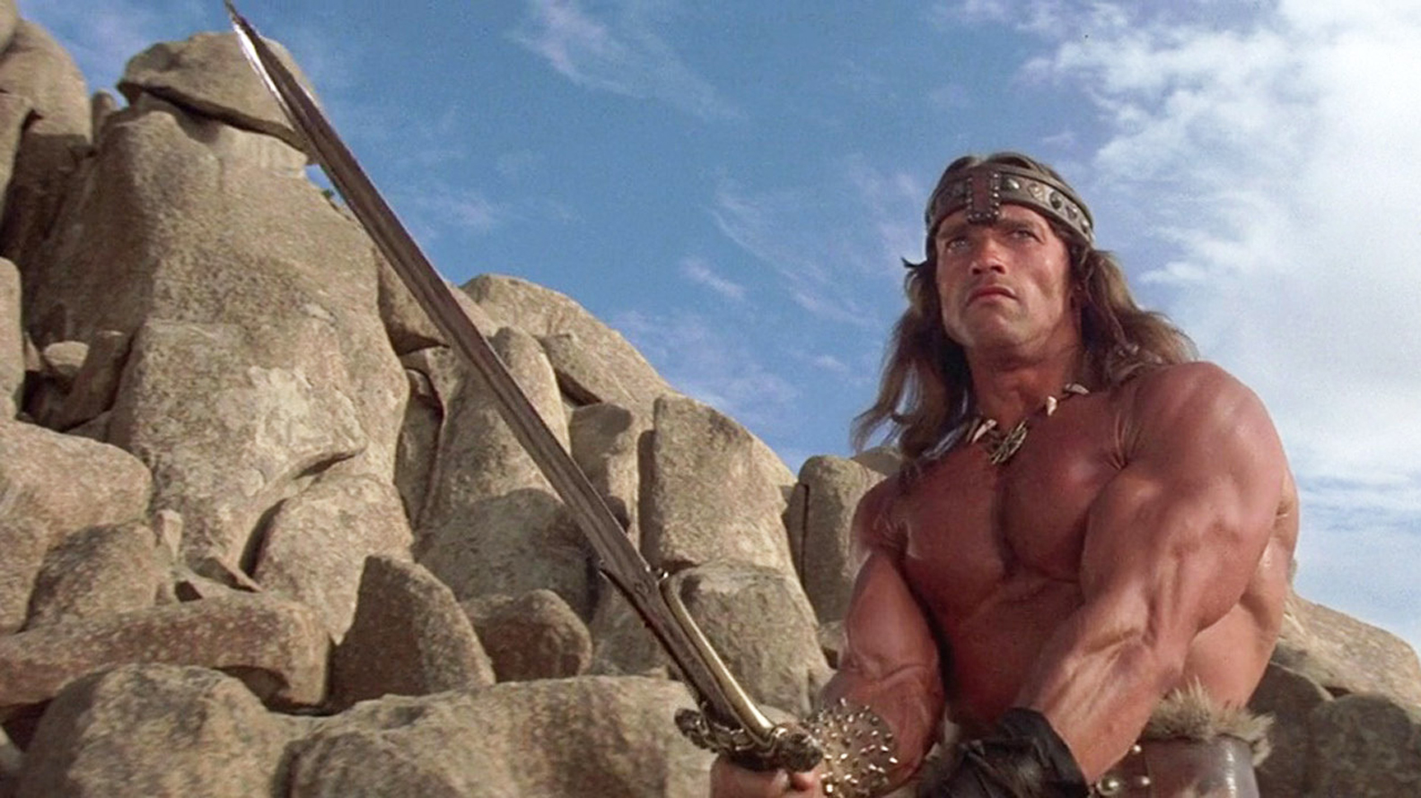 Arnold Schwarzenegger como Conan, el Bárbaro. Una película que tardó más de siete años en filmarse y que pese a las escasas expectativas previas tuvo un gran rendimiento en taquilla