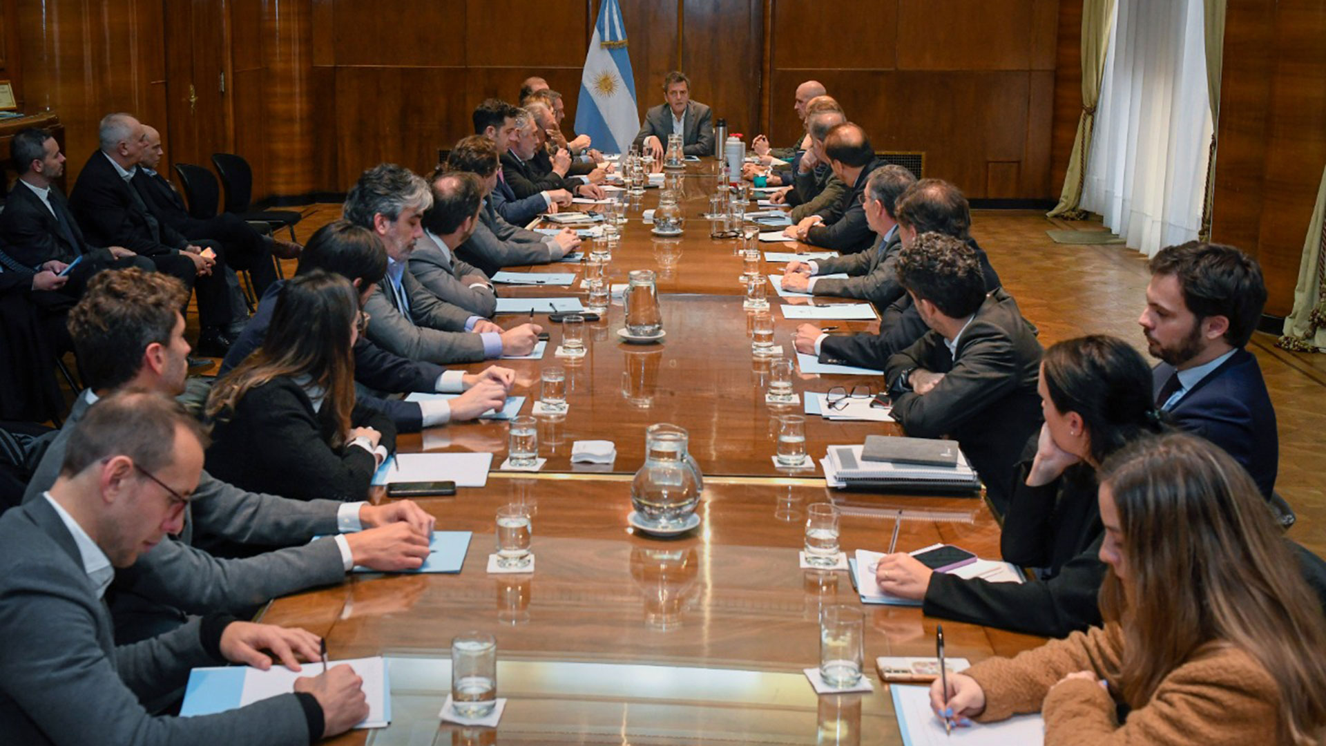 Massa reunió a sus funcionarios para los primeros lineamientos de gestión