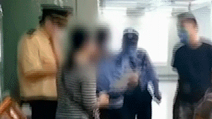 Un afrocanadiense que vive en Guangzhou reveló a The Washington Post que los oficiales de seguridad le impidieron entrar al metro por temor a ser portador de coronavirus; a su esposa japonesa sí la dejaban subir (The Washington Post)