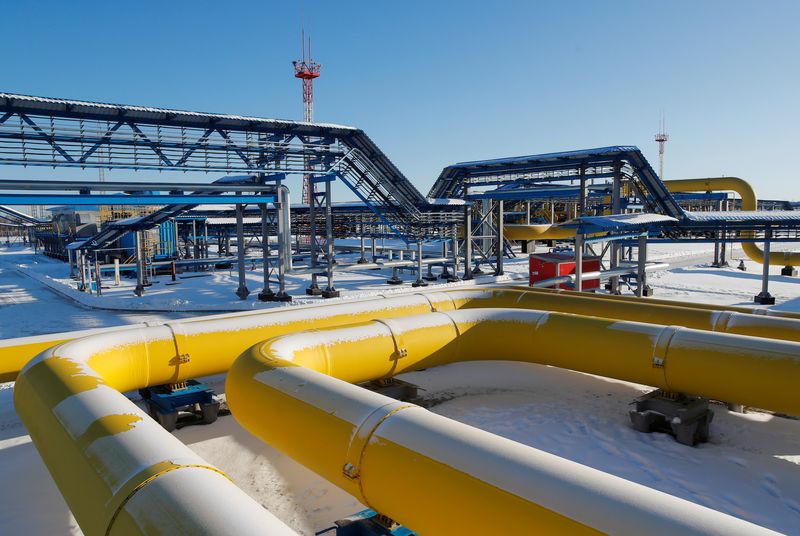 Gasoductos en la estación de compresión Atamanskaya, instalación del proyecto Poder de Siberia de Gazprom en las afueras de la ciudad del extremo oriente de Svobodny, en el Óblast de Amur, Rusia (REUTERS/Maxim Shemetov)