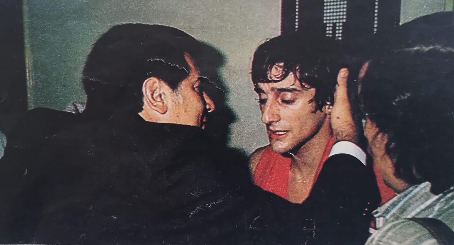 Japón comenzó a votar en unas elecciones generales anticipadas: el partido gobernante busca mayoría en el Parlamento