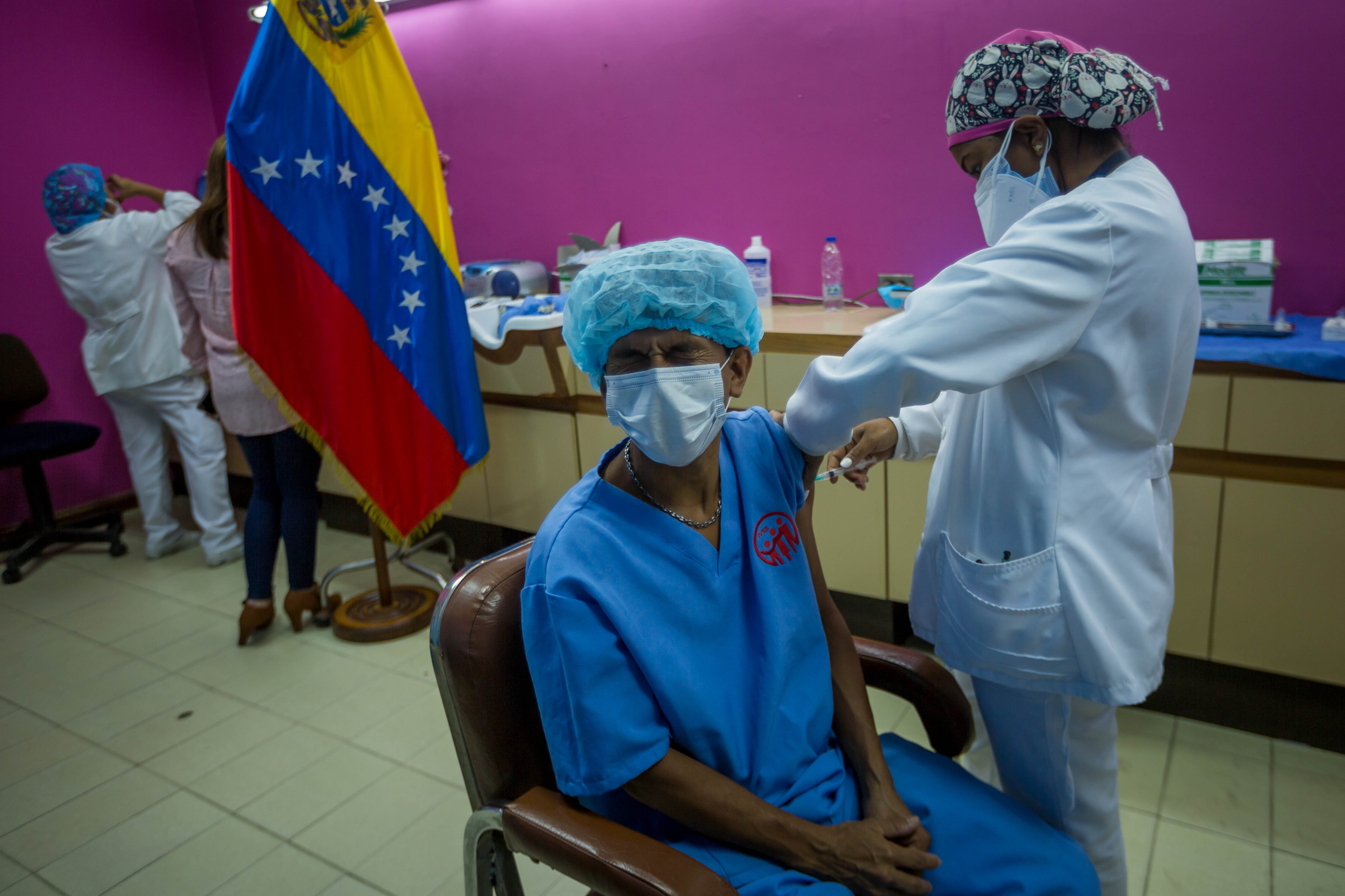 Médicos venezolanos exigen medidas urgentes para evitar la propagación de la viruela del simio (EFE/ Miguel Gutiérrez)
