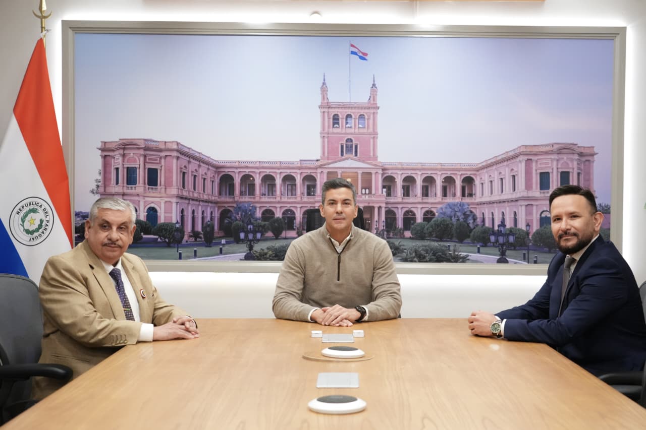 Santiago Peña designó a Isaías Fretes como nuevo ministro de Salud de Paraguay