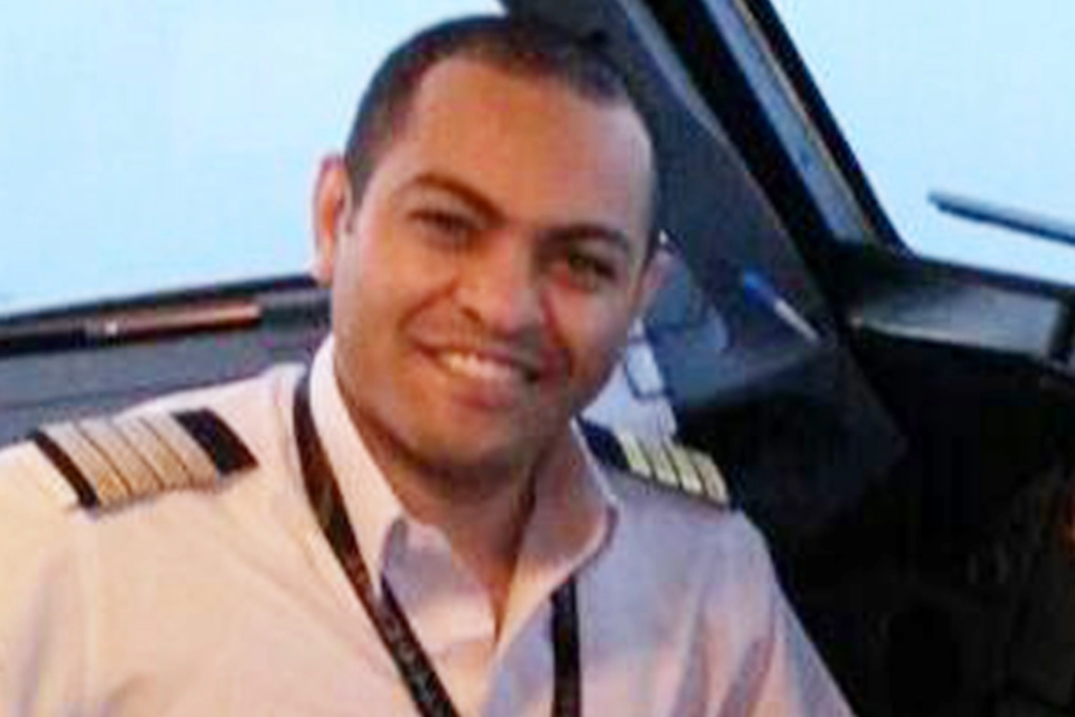 Mohamed Said Shoukair habría encendido un cigarrillo en la cabina del vuelo MS804 de EgyptAir, lo que habría provocado un incendio en la aeronave