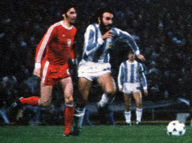 Julio Ricardo Villa con la selección argentina