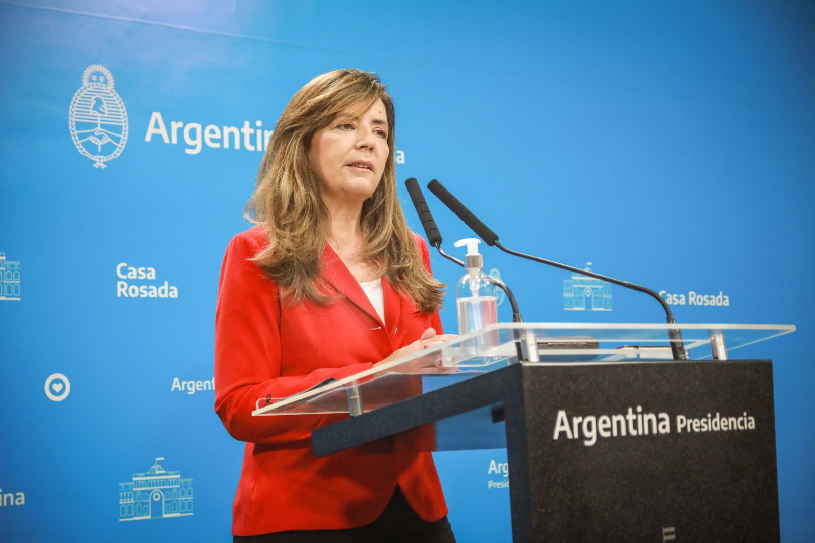 Gabriela Cerruti se disculpó con los periodistas a los que increpó en la  conferencia de prensa - Infobae