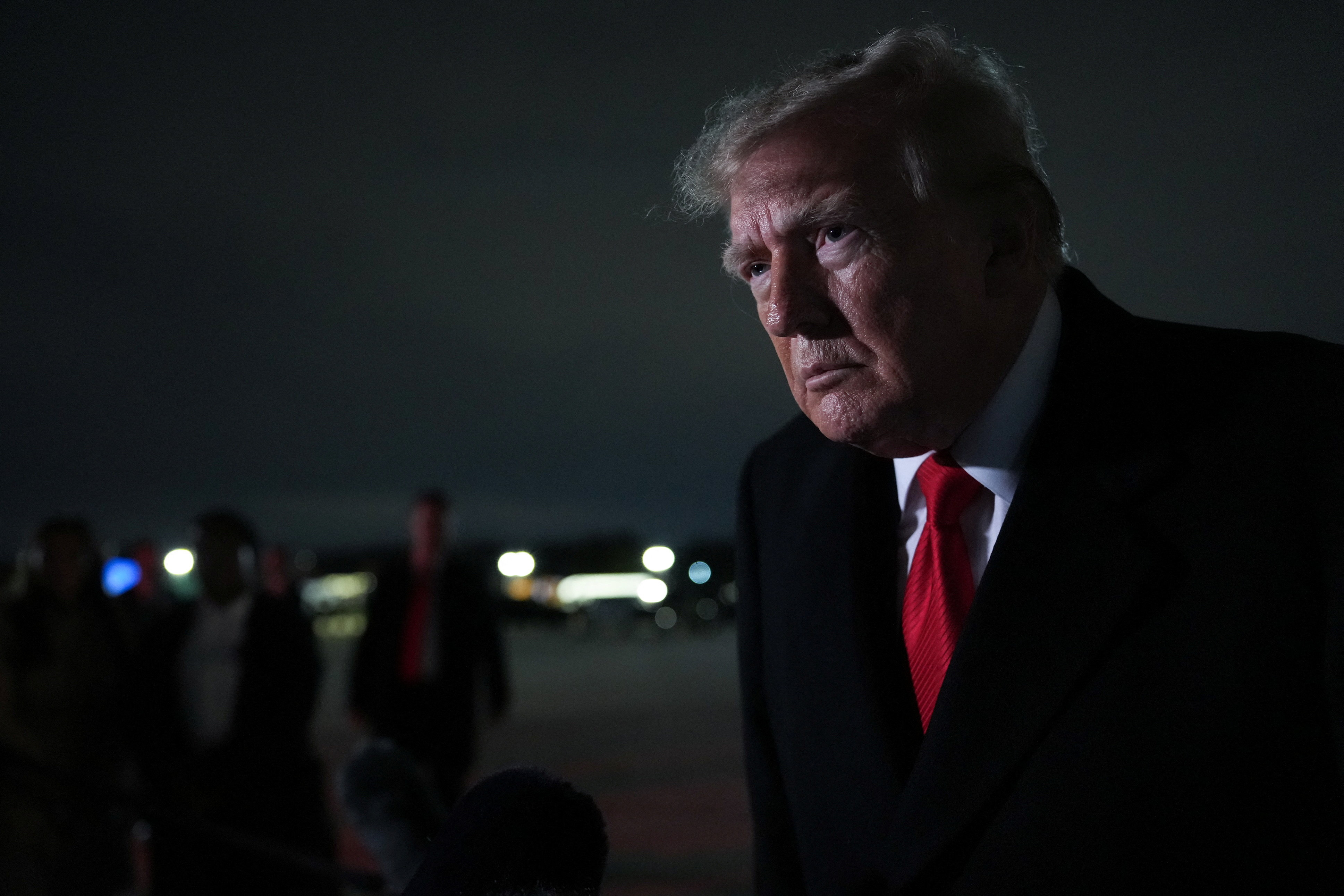 Donald Trump conden&oacute; el ataque de los rebeldes hut&iacute;es contra el aeropuerto de Riad que dej&oacute; 12 muertos: 