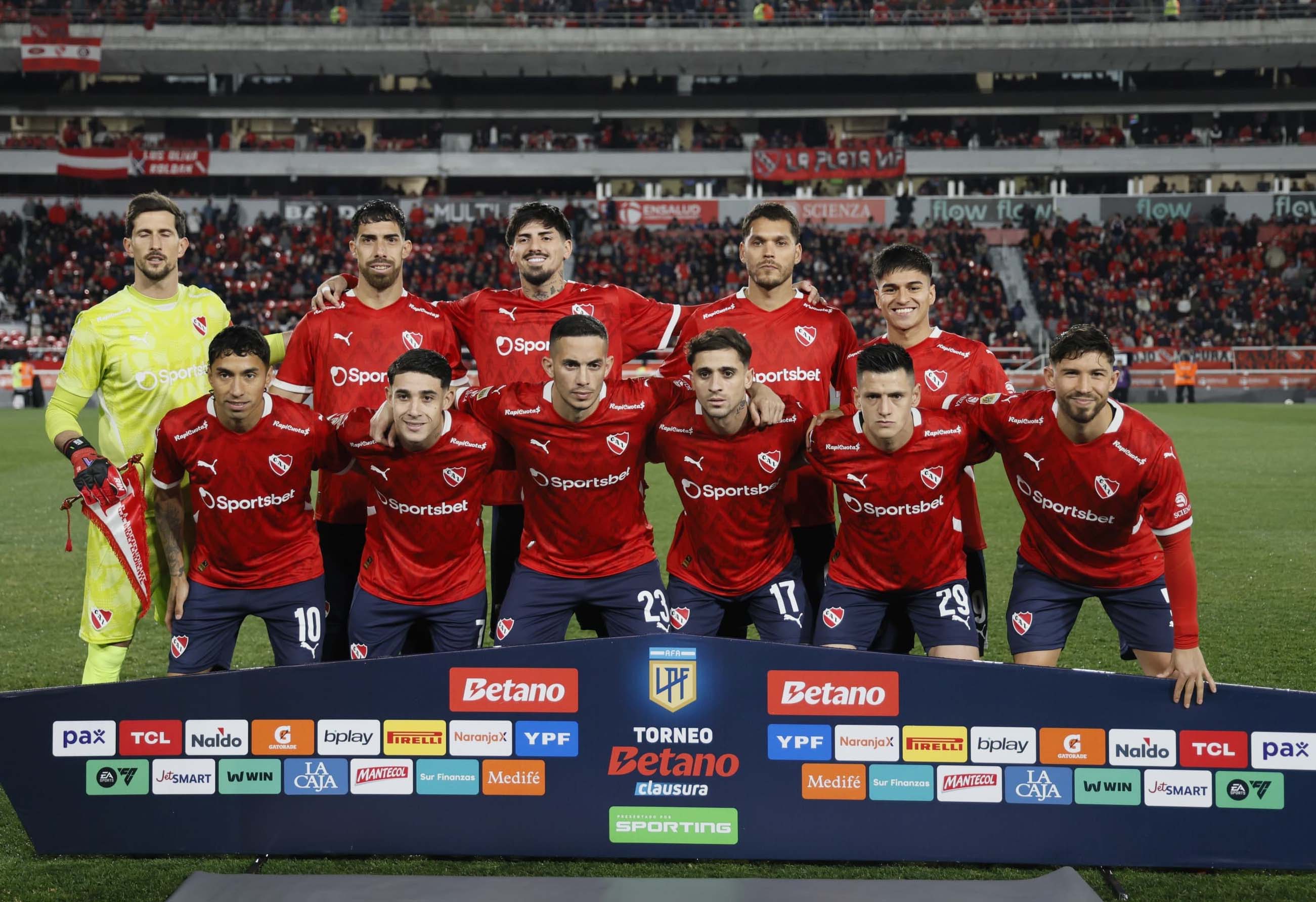 Uno de los arqueros de la selección argentina firmó con un histórico club de Inglaterra