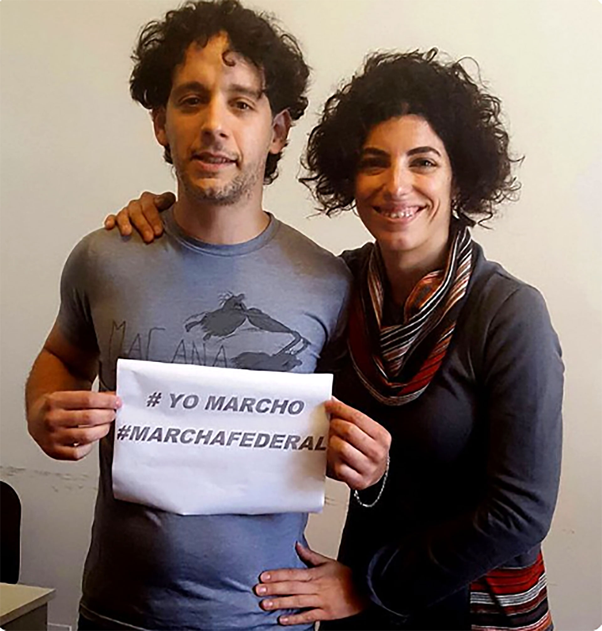 Sebastián Raspa y su pareja Romina Cangelosi, responsables de la cooperativa Barrio Unido