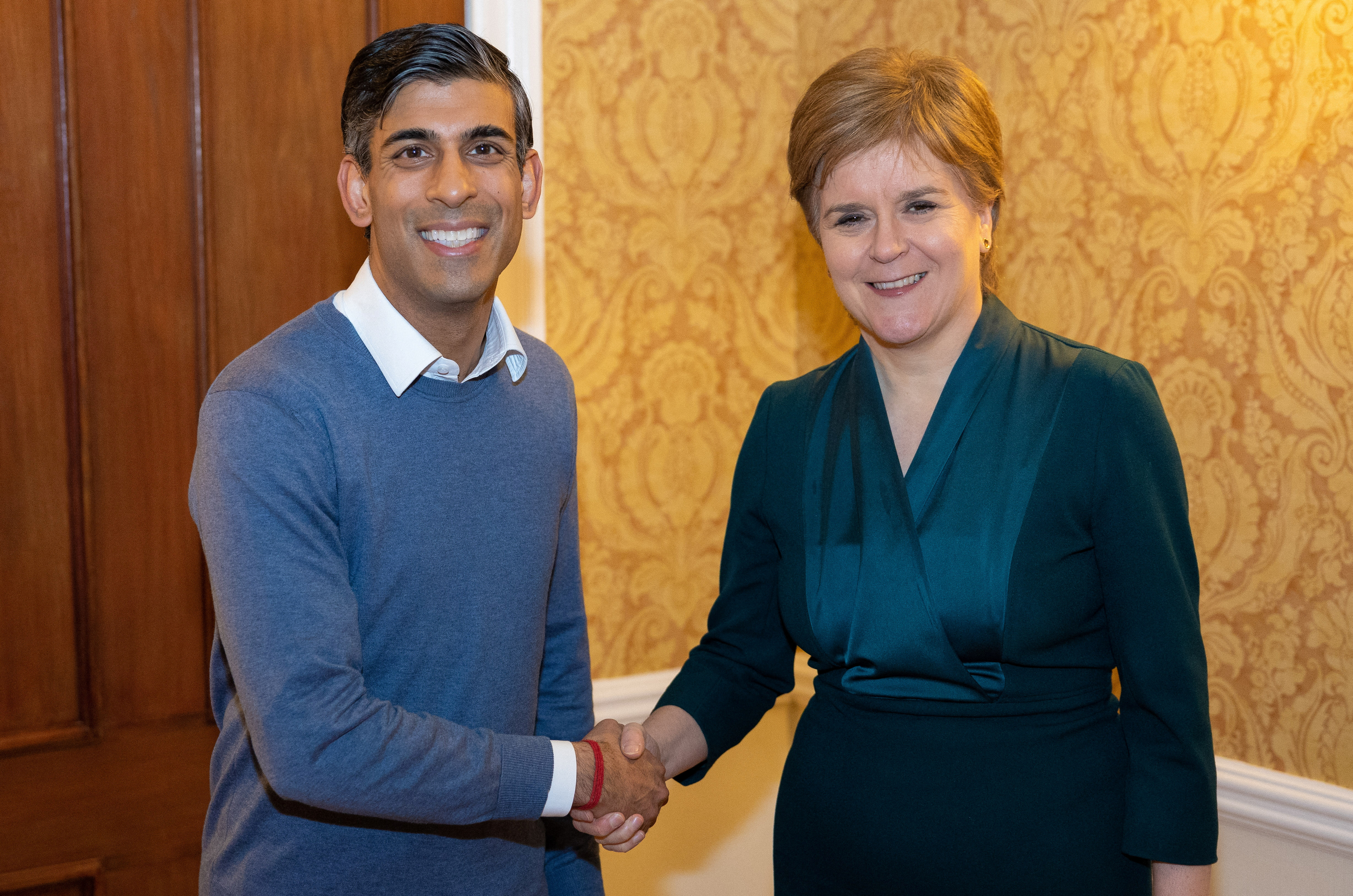 Rishi Sunak prometió trabajar de manera “constructiva” con Escocia 