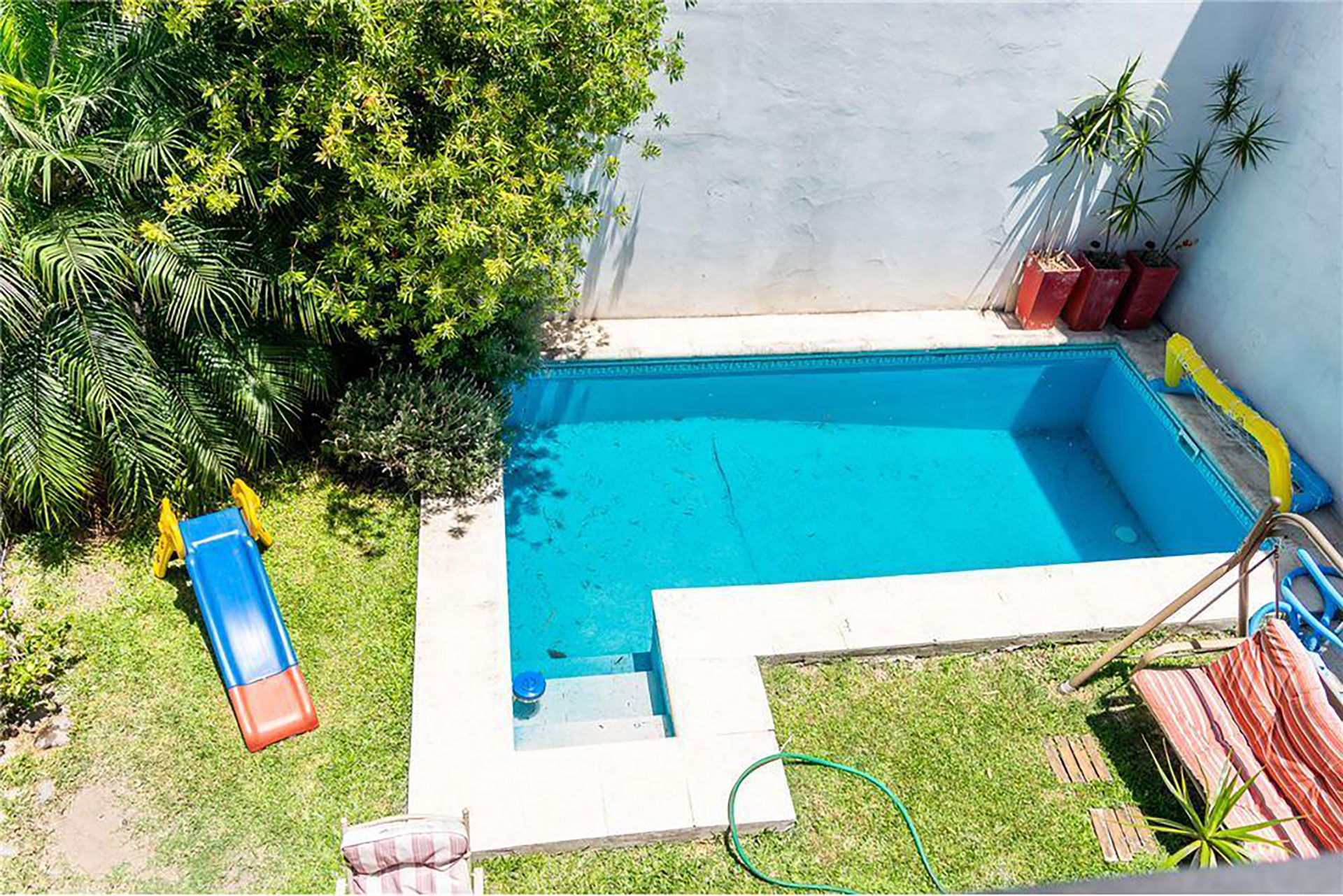 En las casas de 200 m2 de promedio no puede faltar la piscina, el lugar más buscado para el verano