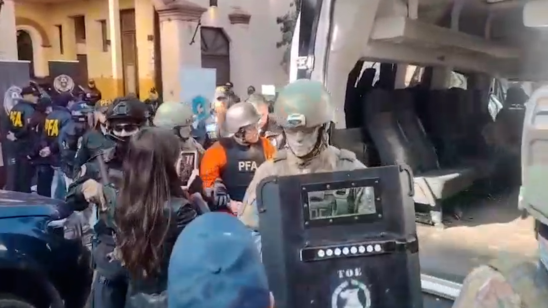 Video: trasladaron a Santa Fe a Andr&eacute;s 
