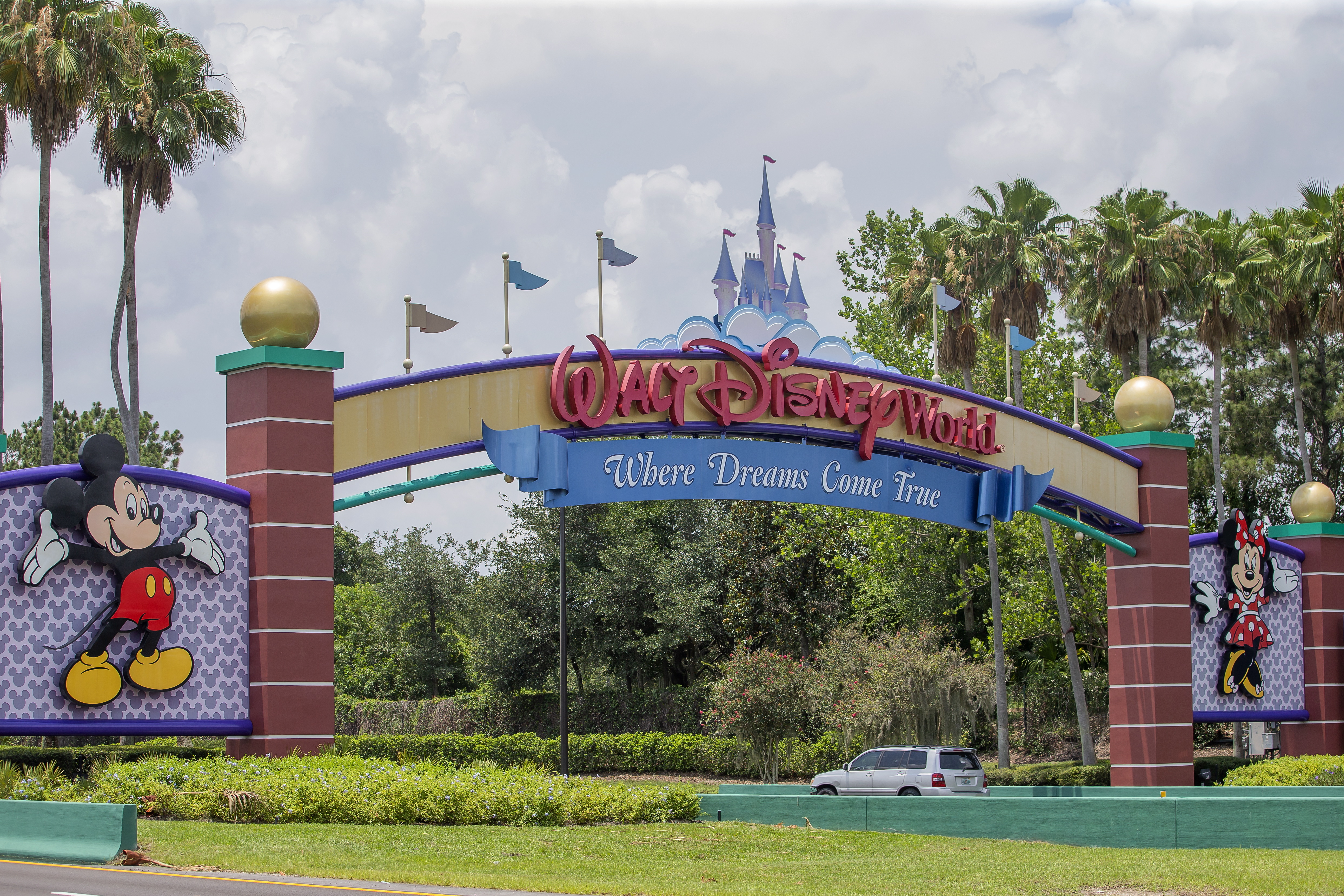 Vista de la entrada a Walt Disney World Resort, en Orlando, Florida. EFE/Erik S. Lesser/Archivo
