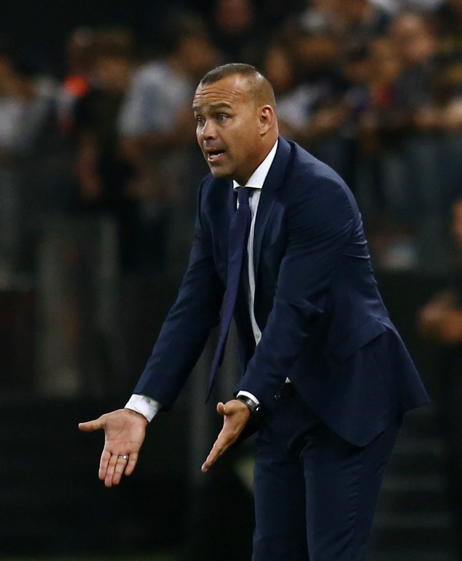 Soccer Football - Copa Libertadores - Group E - Corinthians v Deportivo Cali - Arena Corinthians, Sao Paulo, Brazil - April 13, 2022 Deportivo Cali coach Rafael Dudamel reacts REUTERS/Carla Carniel