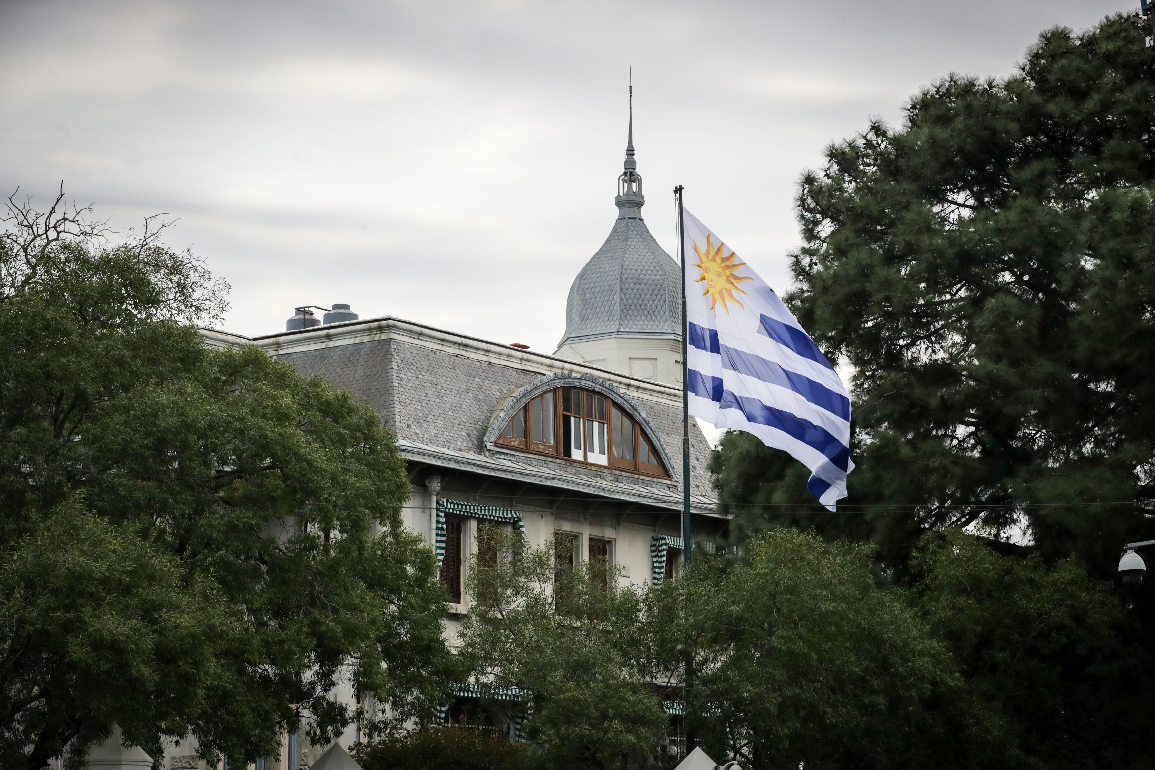 Uruguay reduce la carga impositiva a los nuevos residentes
