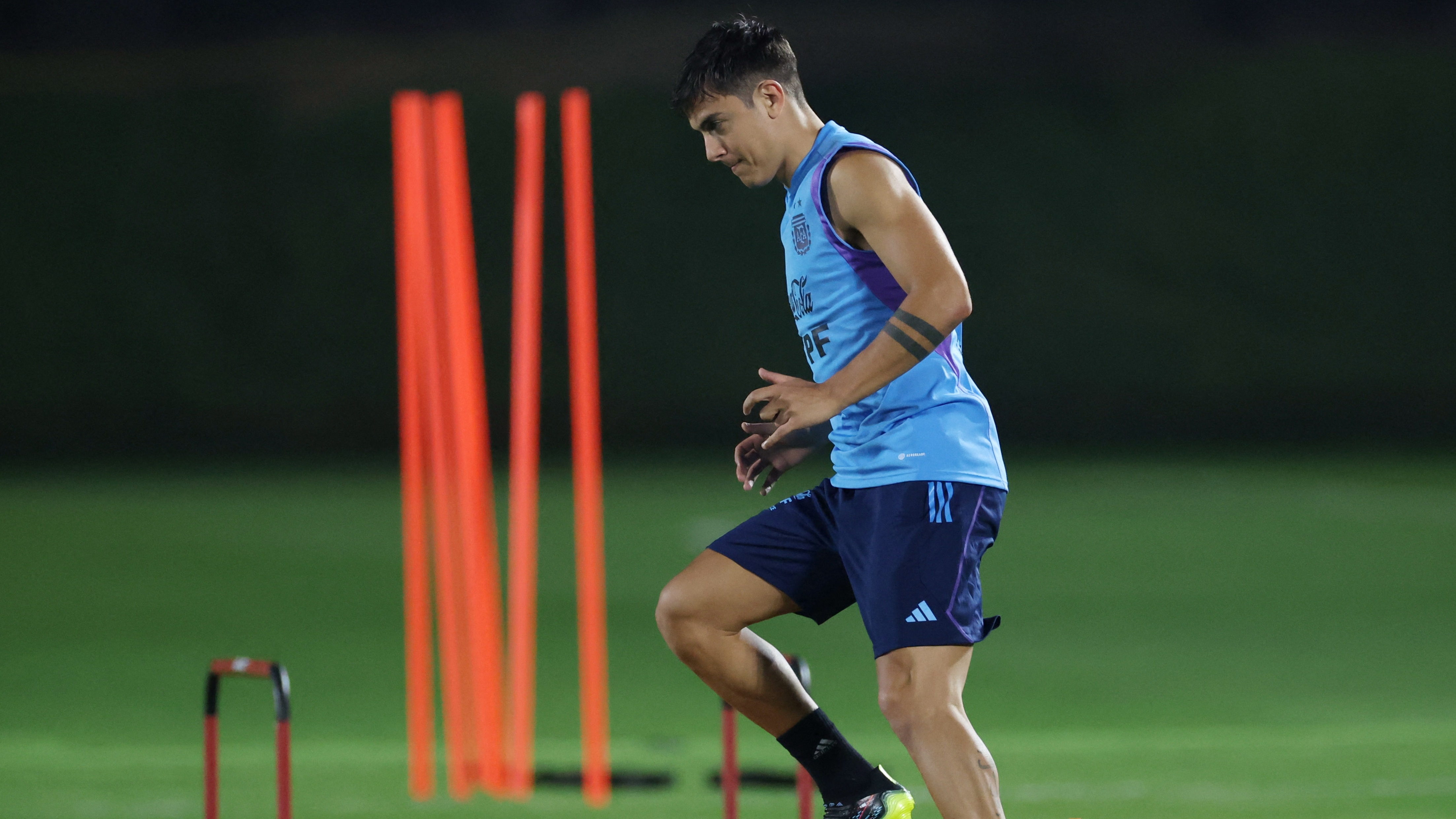 Paulo Dybala hizo su debut en el Mundial ante Croacia (REUTERS/Carl Recine)