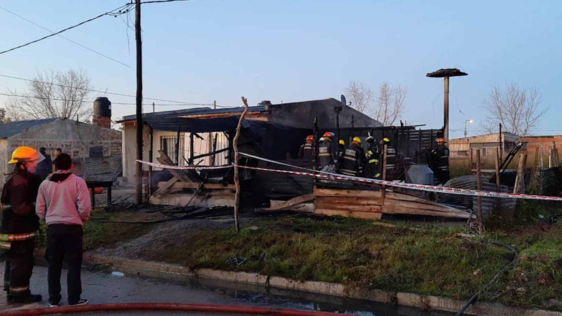 Incendio y tragedia en una casa en Ensenada: murieron dos mujeres y sus  cinco hijos - Infobae