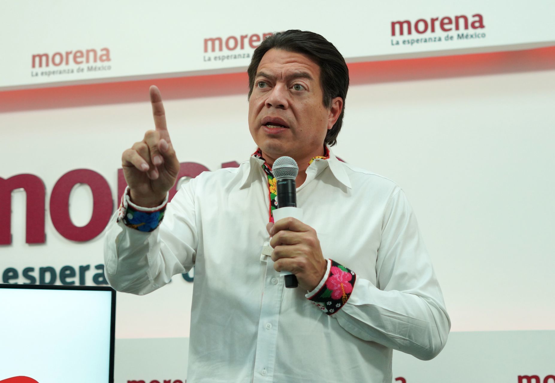 Mario Delgado respondió a exigencias de abandonar Morena: “Ustedes renuncien a la dictadura del ego”