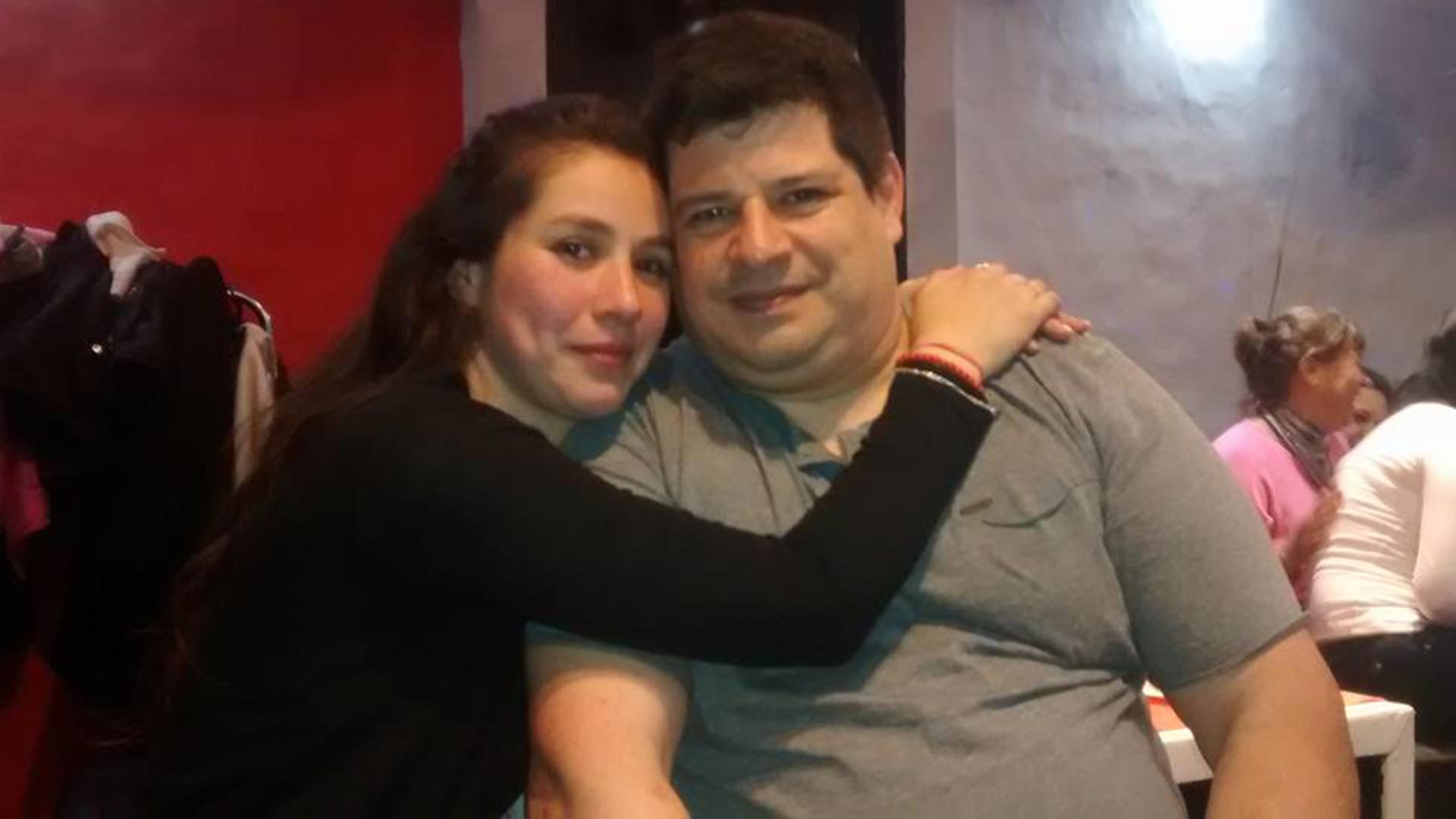 Sergio, junto a su esposa, Anahí (Facebook)