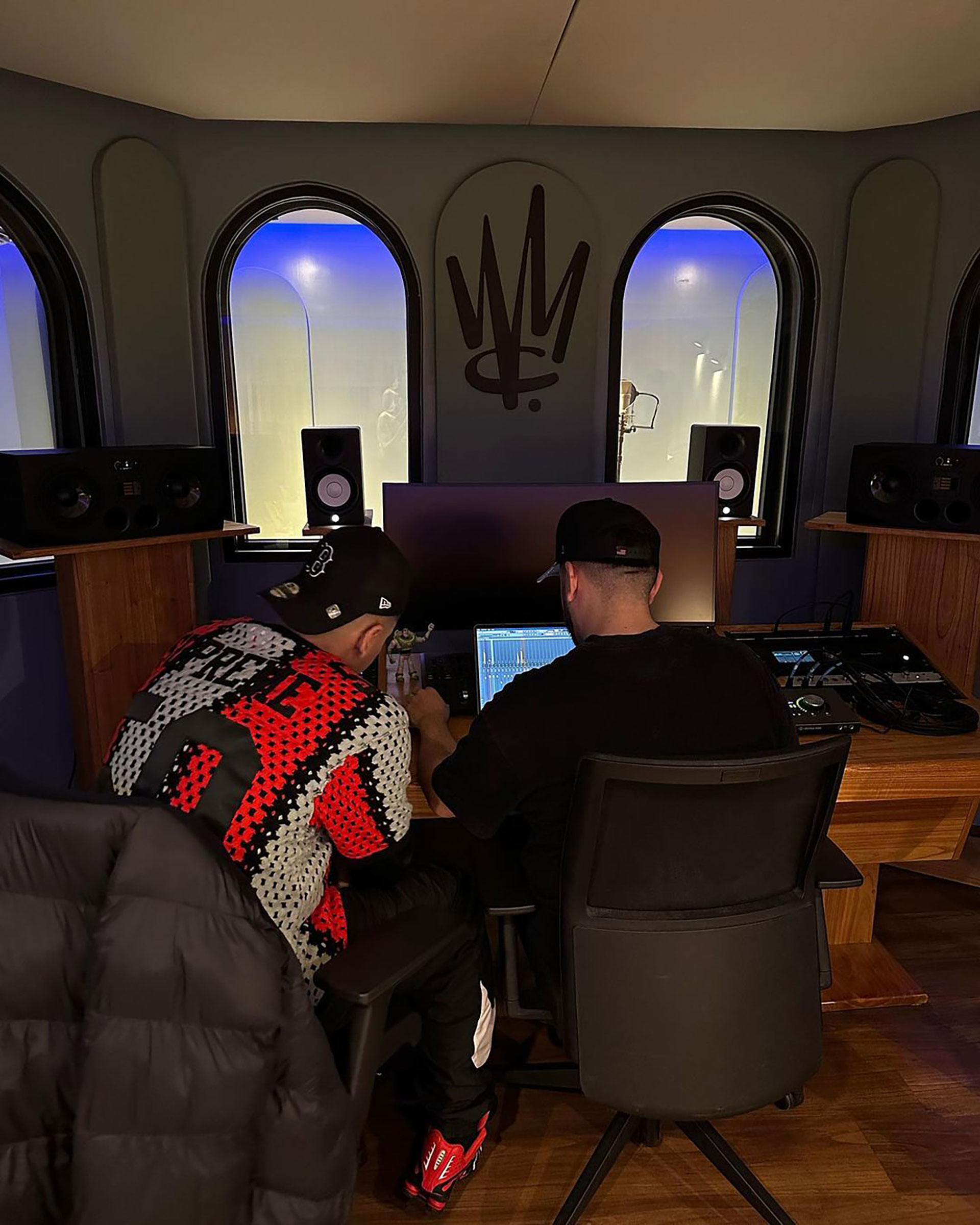 La China Suárez fue terminante con una persona que la señaló por no poder estar “sola”