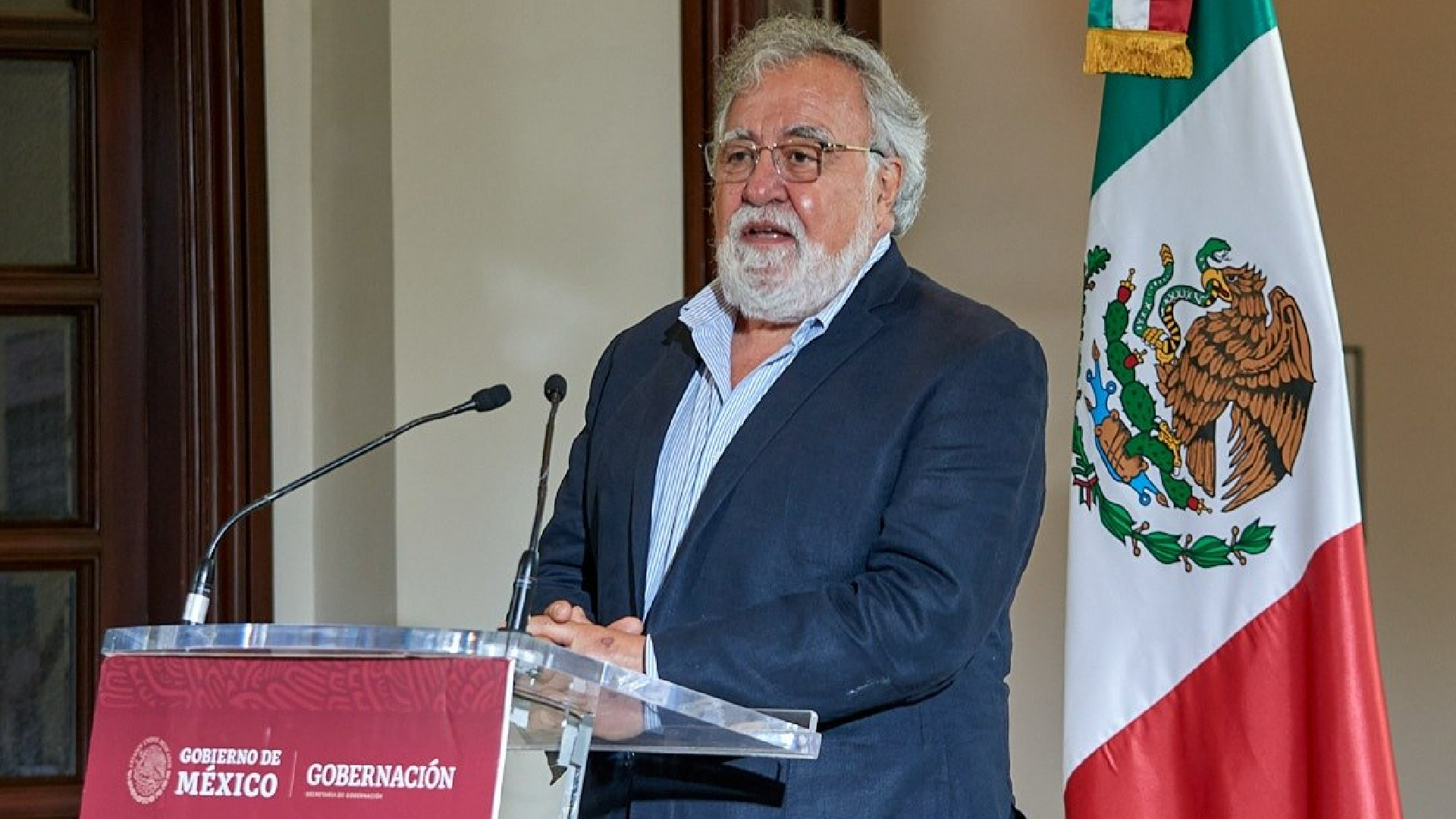 Alejandro Encinas presidió la ceremonia en la que se presentó el libro (Foto: Twitter / @A_Encinas_R)