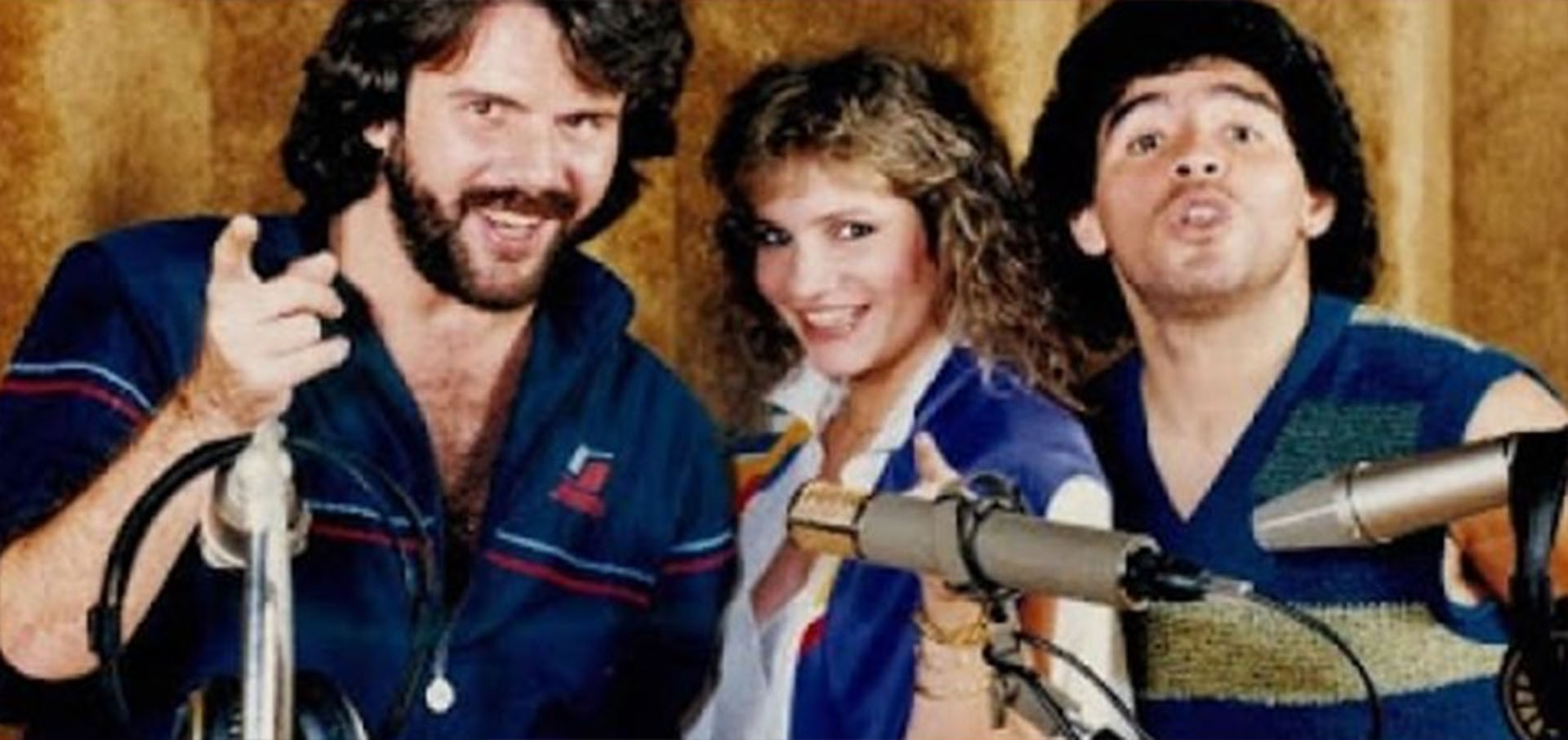Maradona junto a Lucia y Joaquín Galán