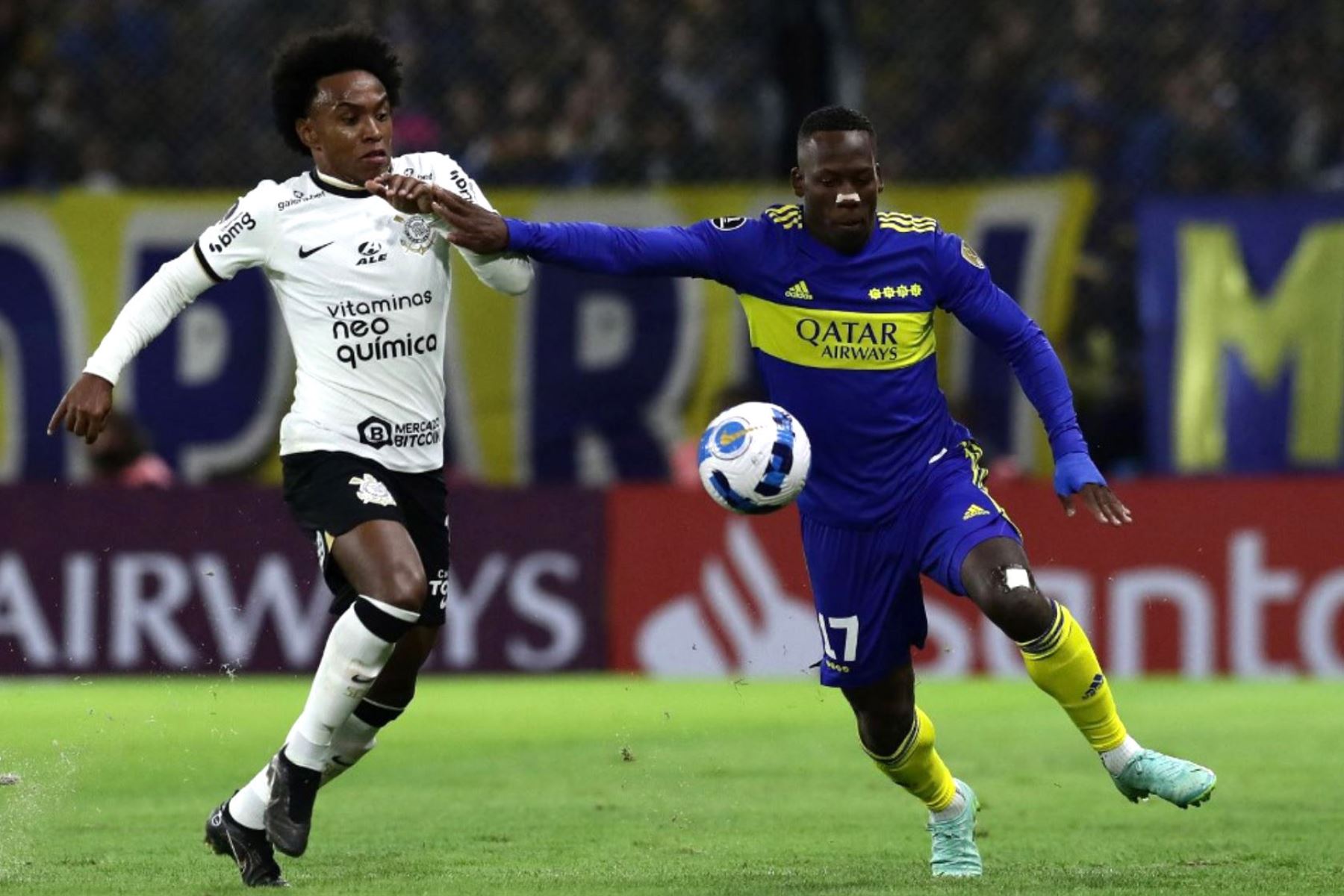 Luis Advíncula se perfila como titular en el Boca vs Corinthians por los octavos de la Copa Libertadores