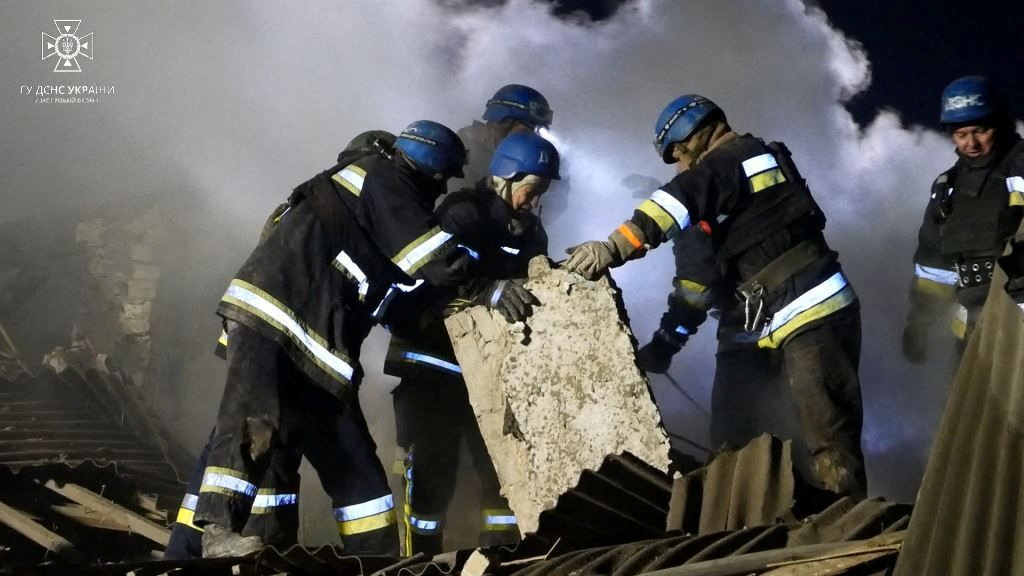 La alerta de ataque aéreo se lanzó en la región a las 02:07 de la pasada madrugada hora local, por lo que las autoridades locales instaron a los ciudadanos a refugiarse de inmediato. (REUTERS)