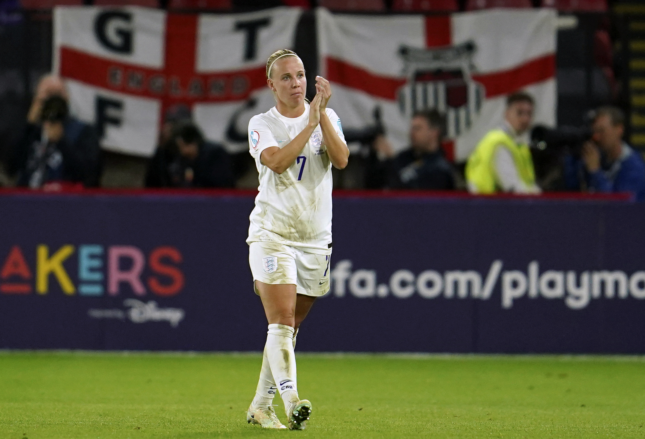 Inglaterra: Beth Mead se pierde el Mundial femenino por lesión