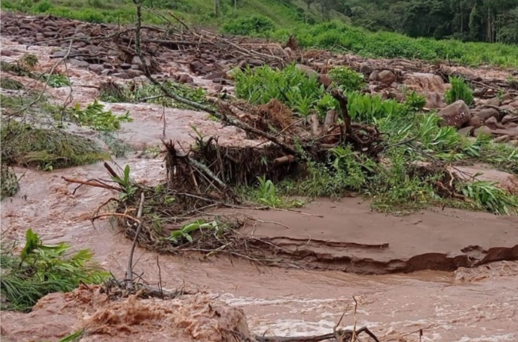 Oxapampa Inundada Por Intensas Lluvias Y Desborde De Ríos Negocios