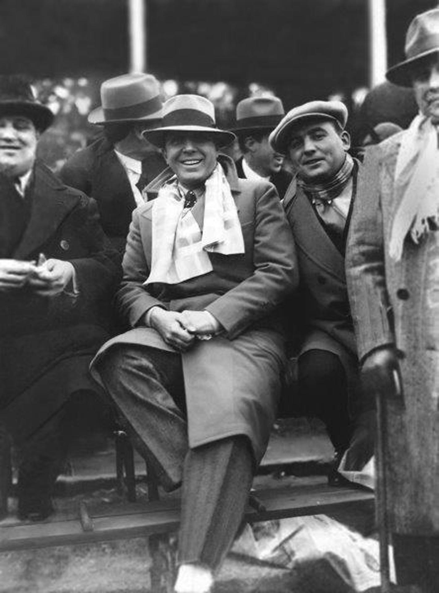 Fotografía tomada el 15 de julio de 1930, cuando “El Morocho” presenció el partido entre Argentina y Francia, por la rueda clasificatoria del mundial