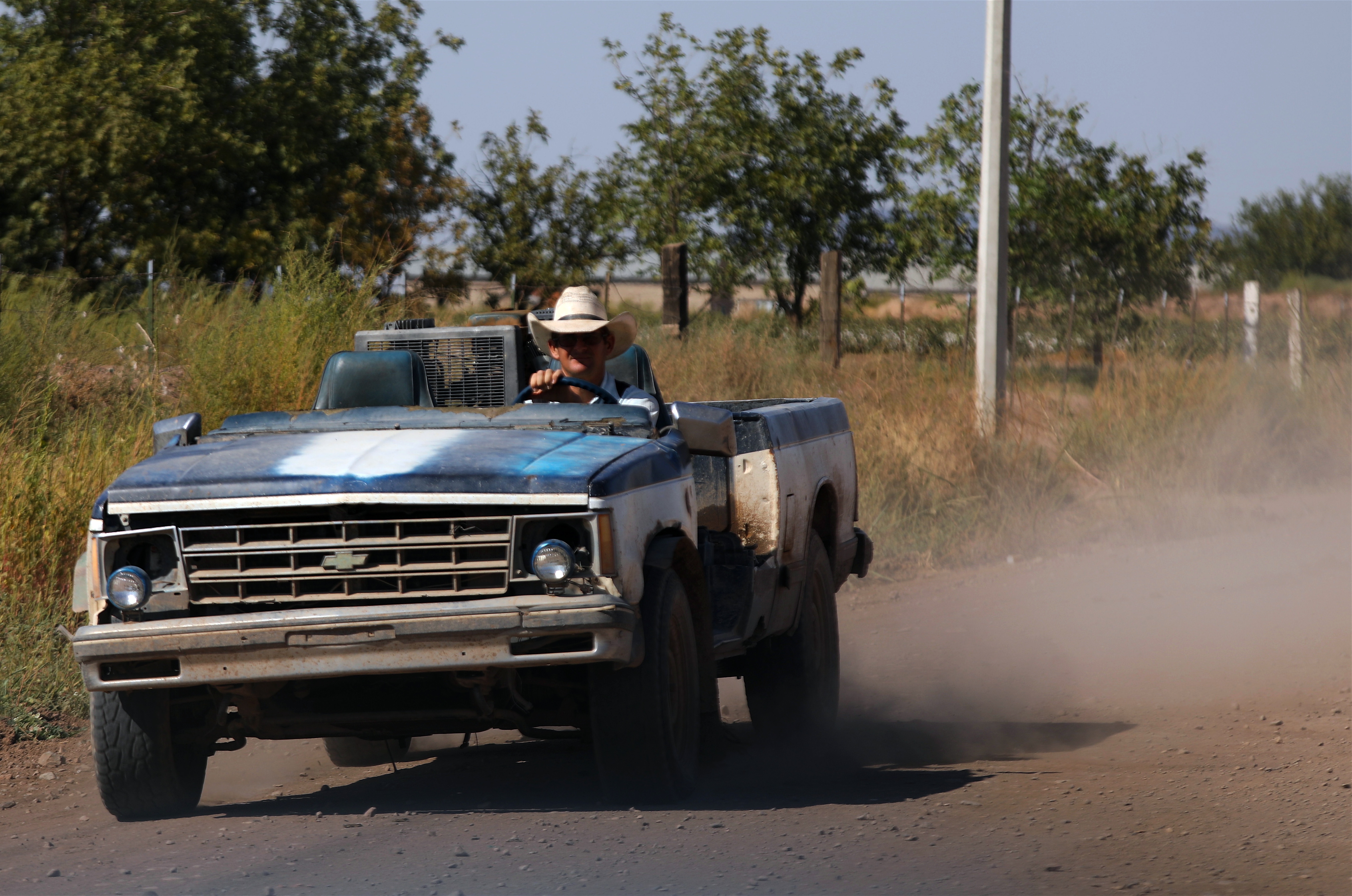 Un hombre menonita conduce una camioneta en una comunidad menonita en el municipio de Ascensión, estado de Chihuahua, México, el 26 de septiembre de 2020.