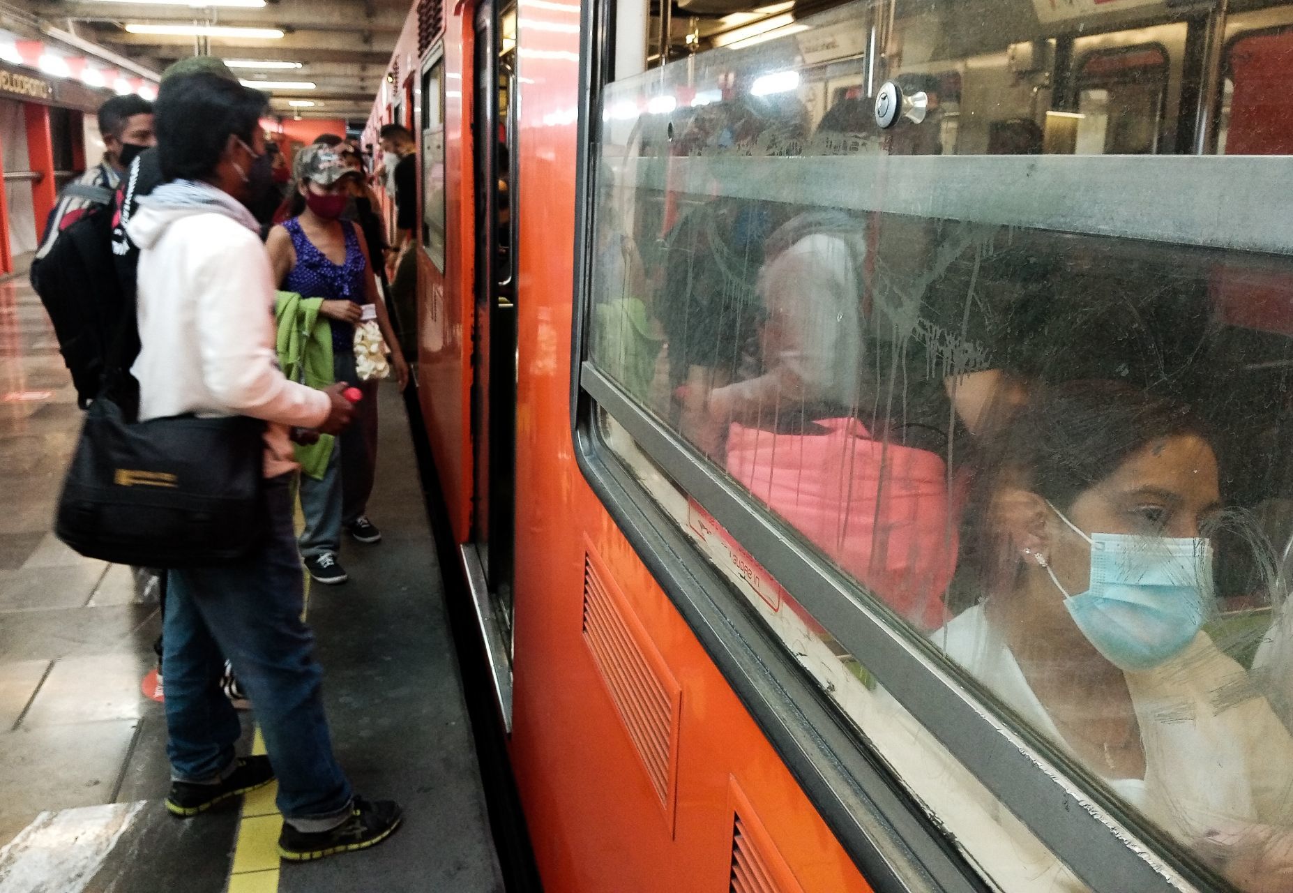 Metro CDMX hoy 29 de marzo: qué líneas tienen retrasos y saturación