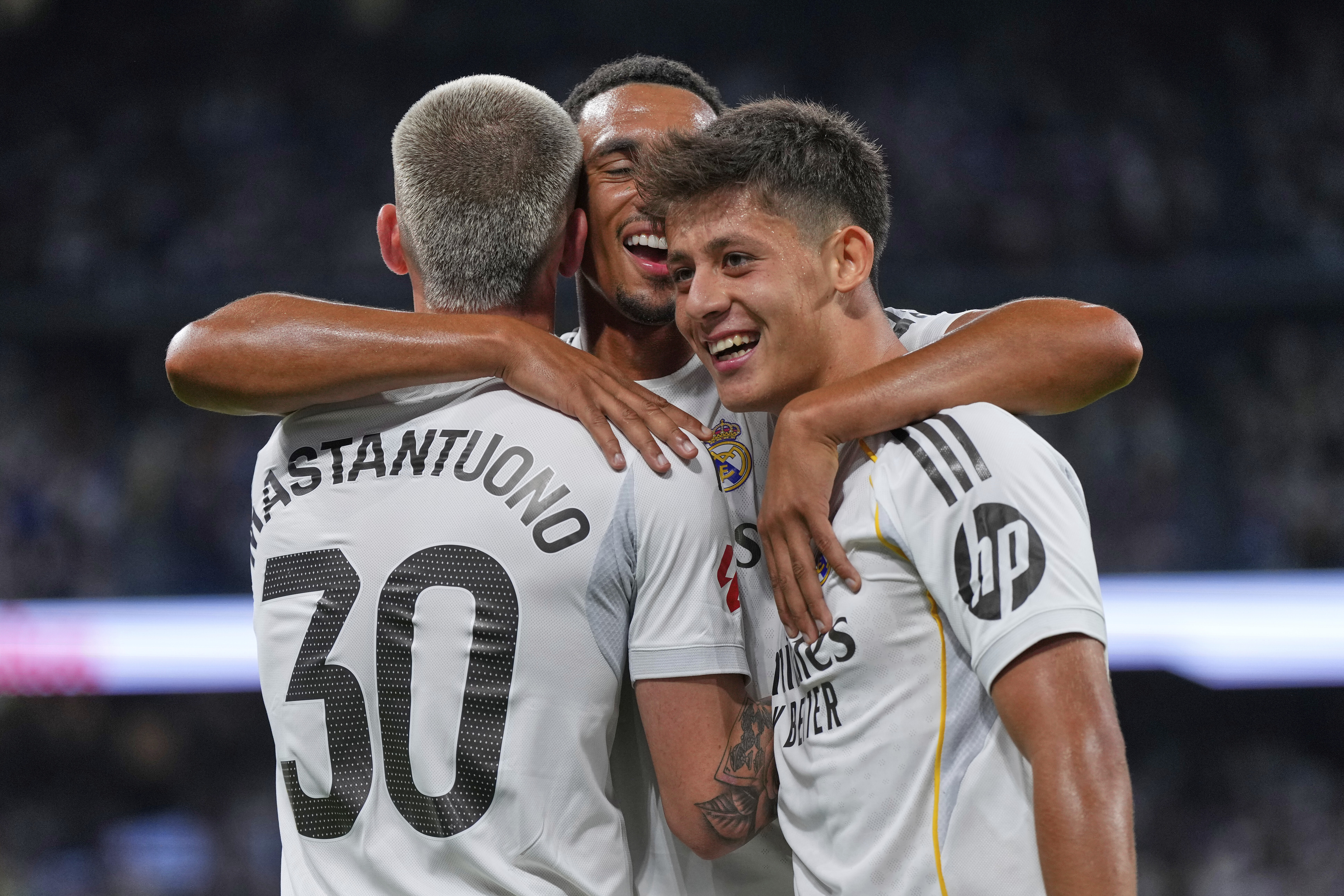 Con Mastantuono, Real Madrid pondrá en juego su liderazgo en La Liga de España ante Real Sociedad: hora, TV y probables formaciones