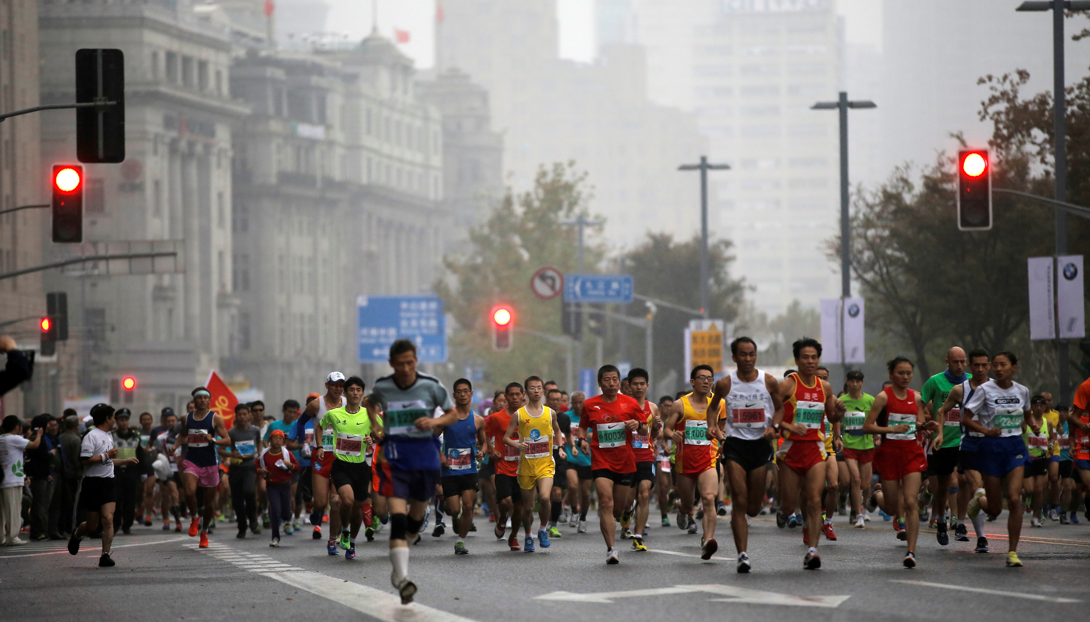 Los entrenadores ayudan a preparar maratones, medias o carreras de 10, 15 km para llegar a la meta en perfectas condiciones (Reuters)