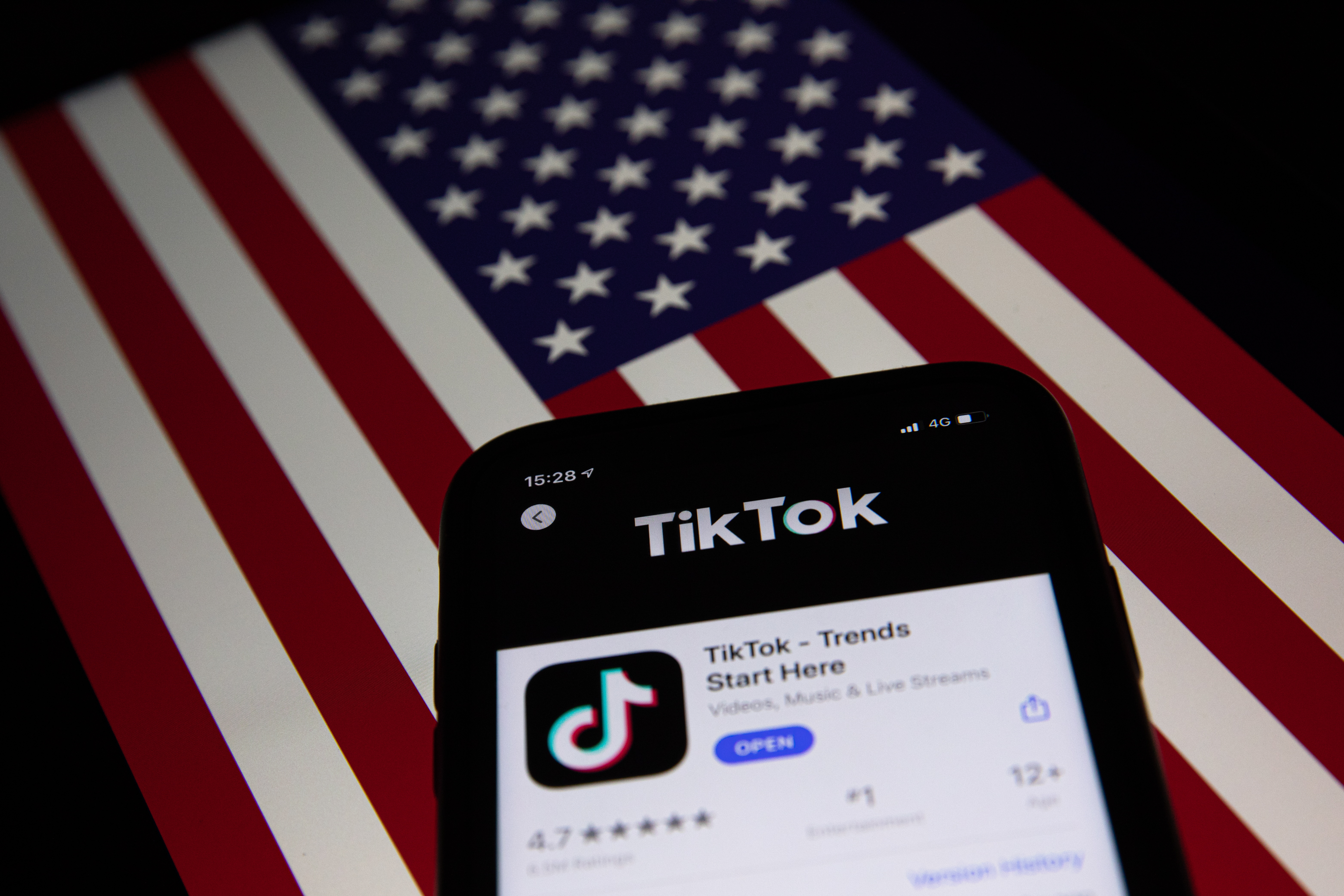 TikTok has more than 100 million users in the United States and has become one of the most popular social networks in the world in a short time, especially among teenagers.  EFE/Roman Pilipey/File
