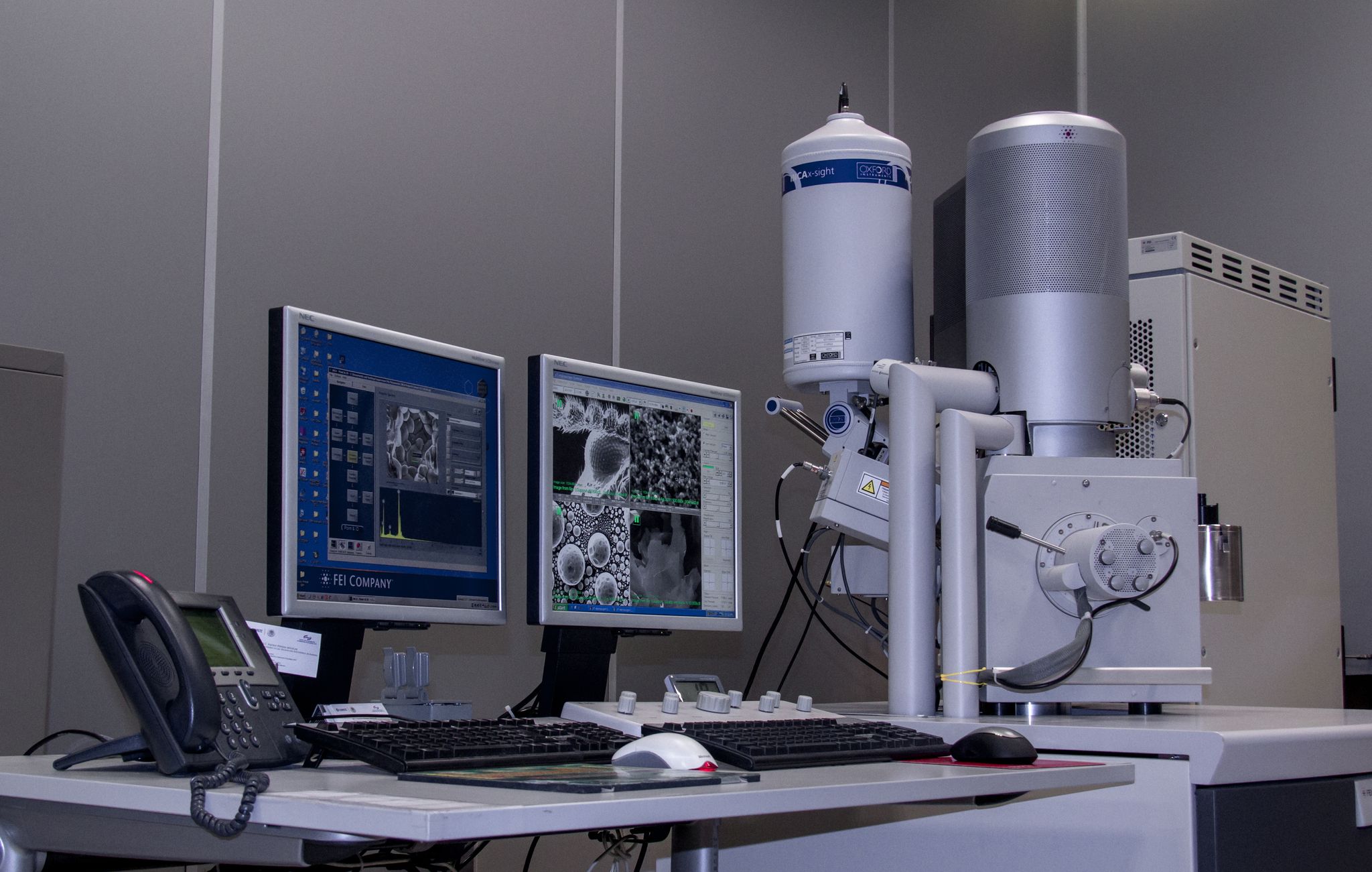 Tecnología de microscopía electrónica de barrido. (foto: CIMAV)