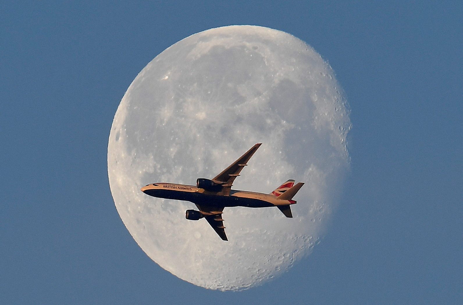 Como todas las Lunas llenas, su espectáculo trascenderá fronteras y será visible desde cualquier punto del planeta ( REUTERS/Toby Melville/File Photo)