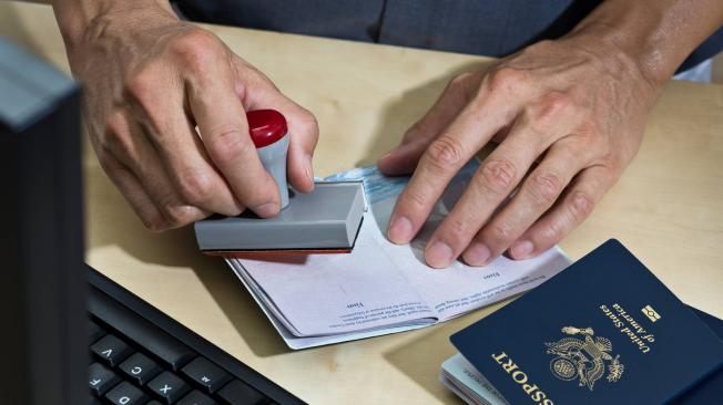 Reabrieron las oficinas de la CAS para realizar trámites de solicitud de visas americanas. Foto: iStock.