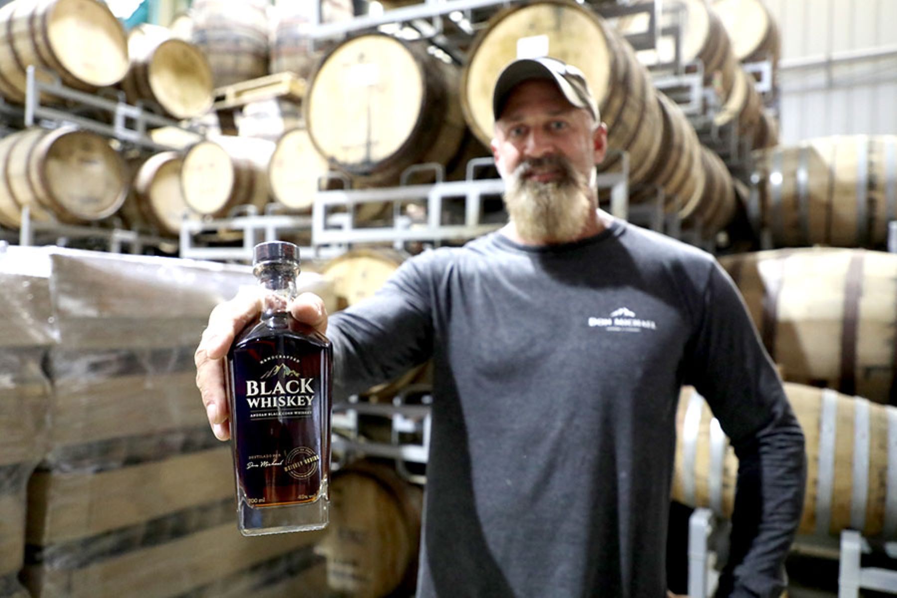 El Black Whiskey ha sido creado por el estadounidense Michael Kuryla, quien reside desde hace diez años en el Perú.