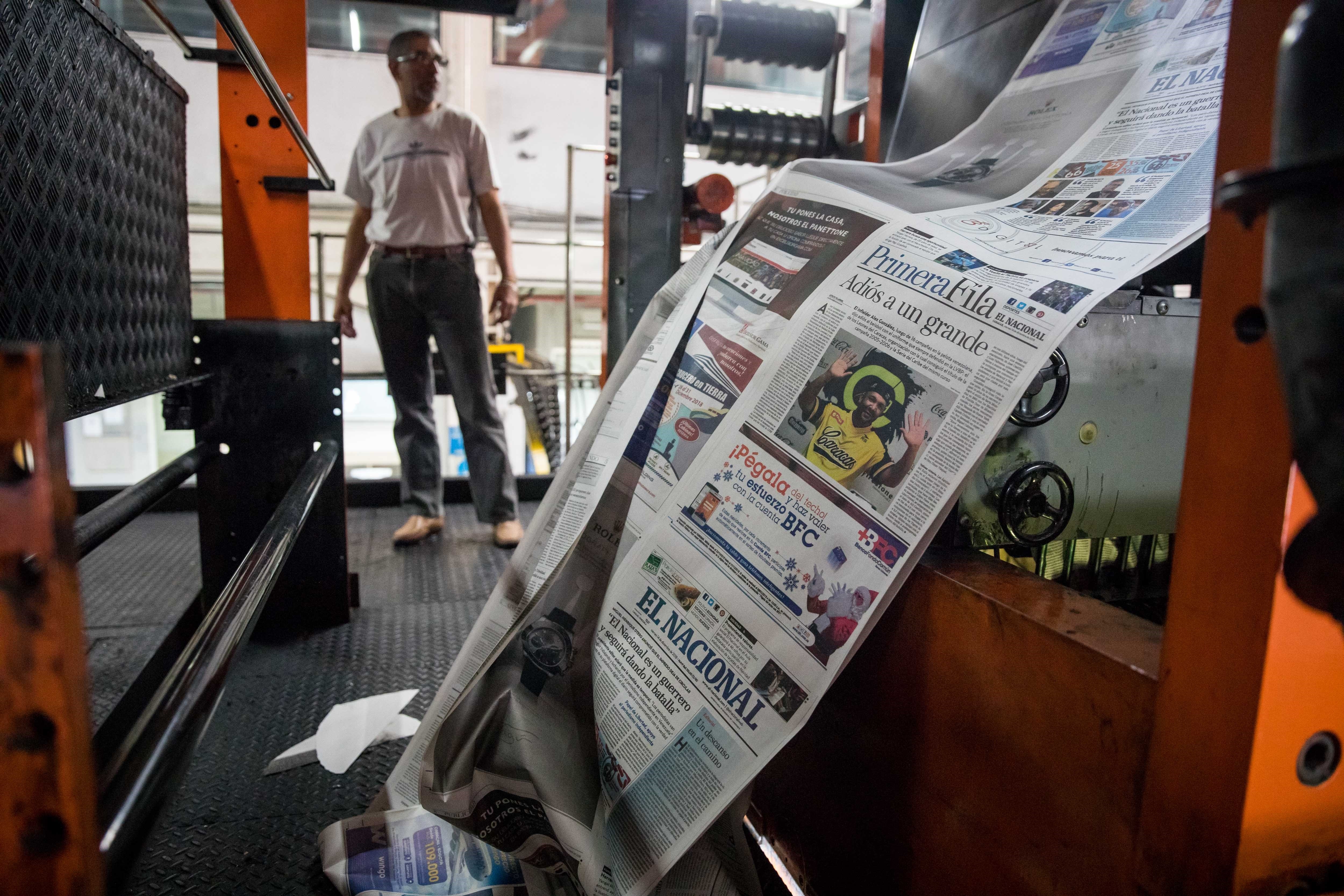 Vista de maquinas rotativas, donde se imprime el diario El Nacional, en Caracas (Venezuela). EFE/ Miguel Gutiérrez/Archivo
