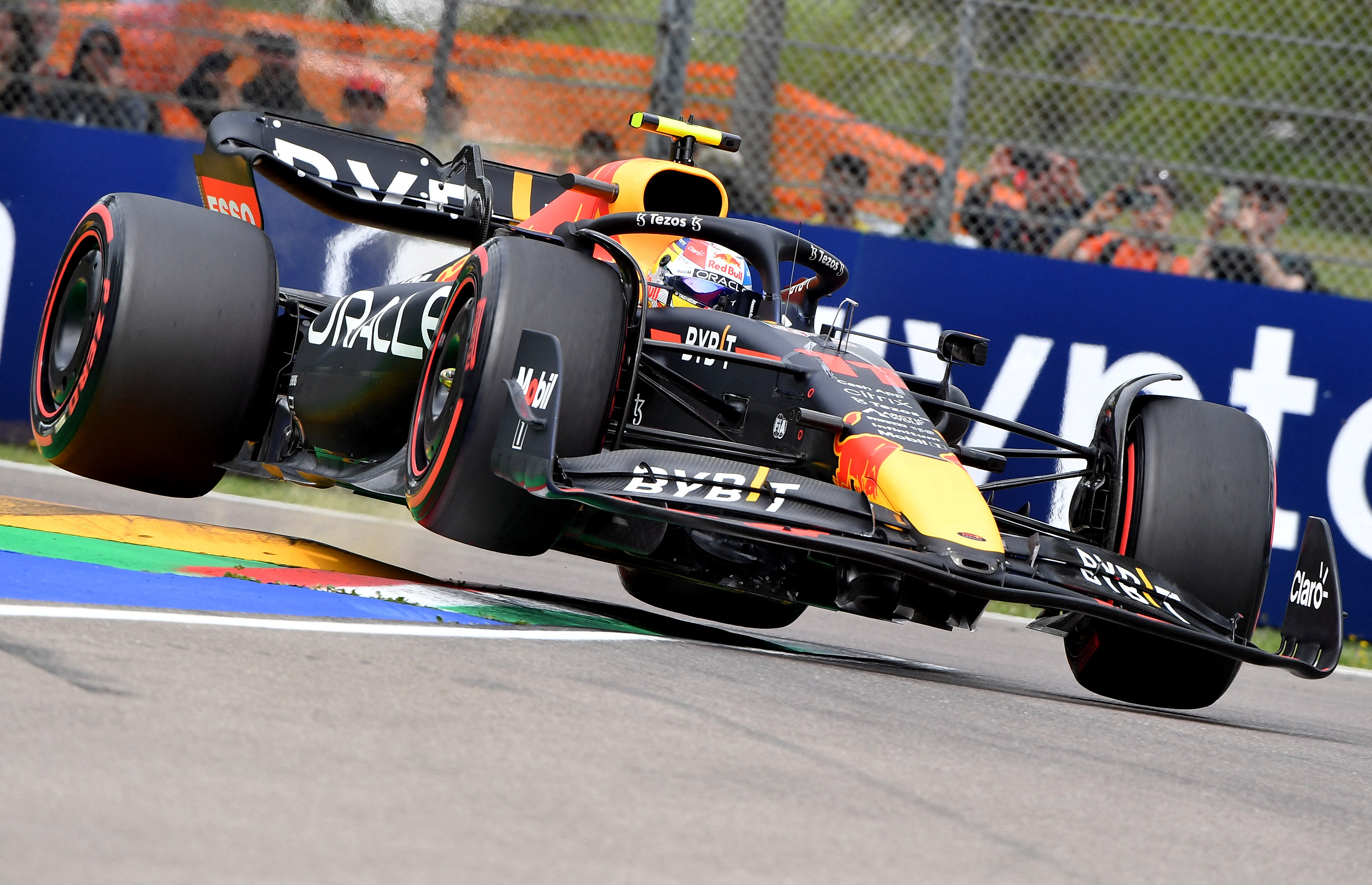 Flying Sergio Pérez | Oracle Red Bull Racing | Imola GP 2022 [ 1440 x ...