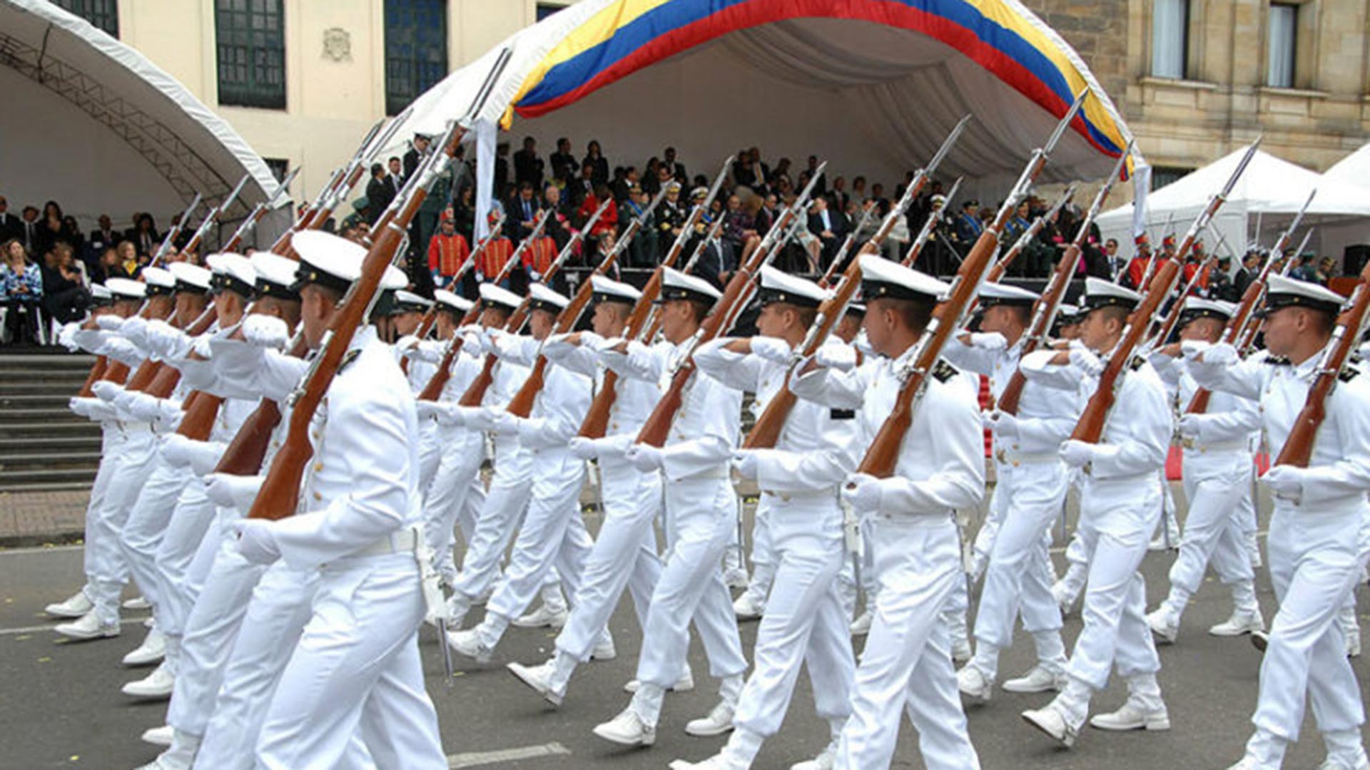 Militares de la Armada venezolana en un desfile