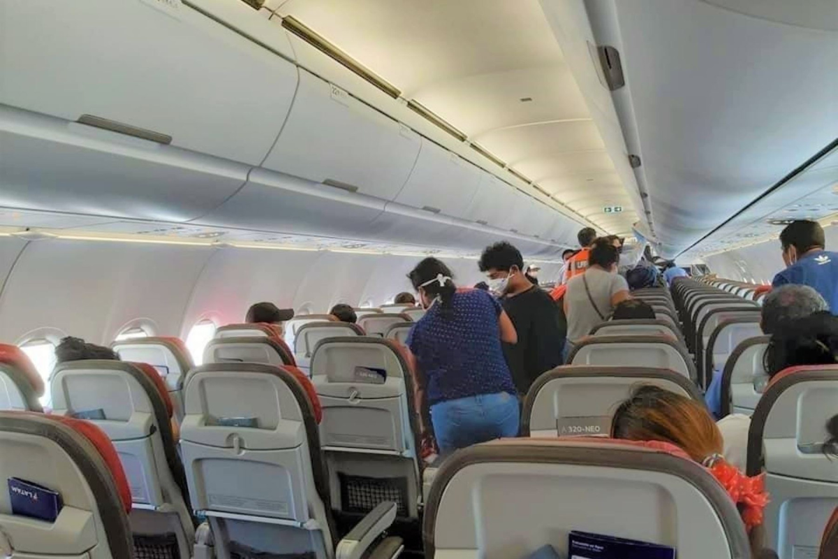 De acuerdo con el abogado Pierino Stucchi, todos los pasajeros tienen el deber de cumplir con la seguridad del vuelo. Foto: Andina
