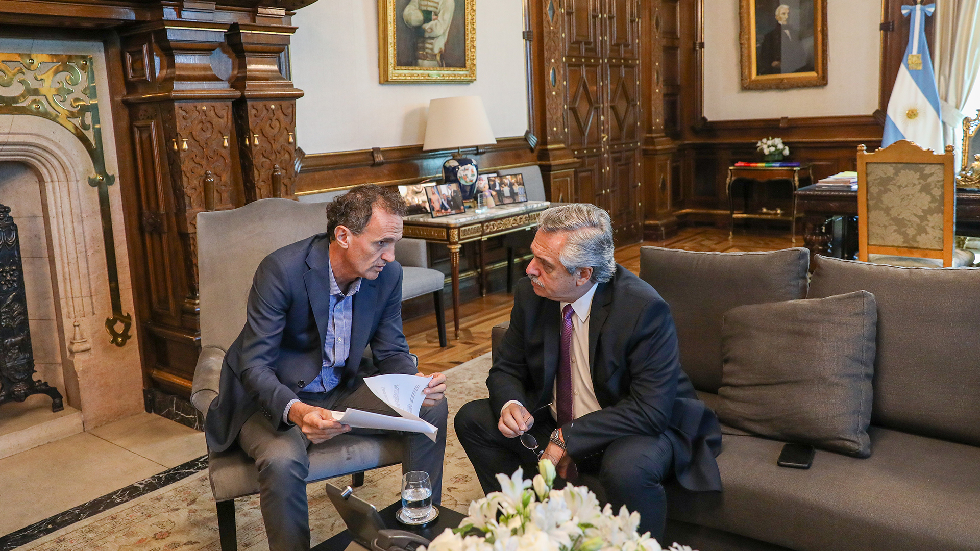 Gabriel Katopodis habla con Alberto Fernández en la Casa Rosada (Imagen de archivo)