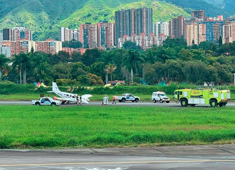 Avión aterrizó de nariz en el aeropuerto Olaya Herrera de Medellín; vuelos tuvieron que ser suspendidos