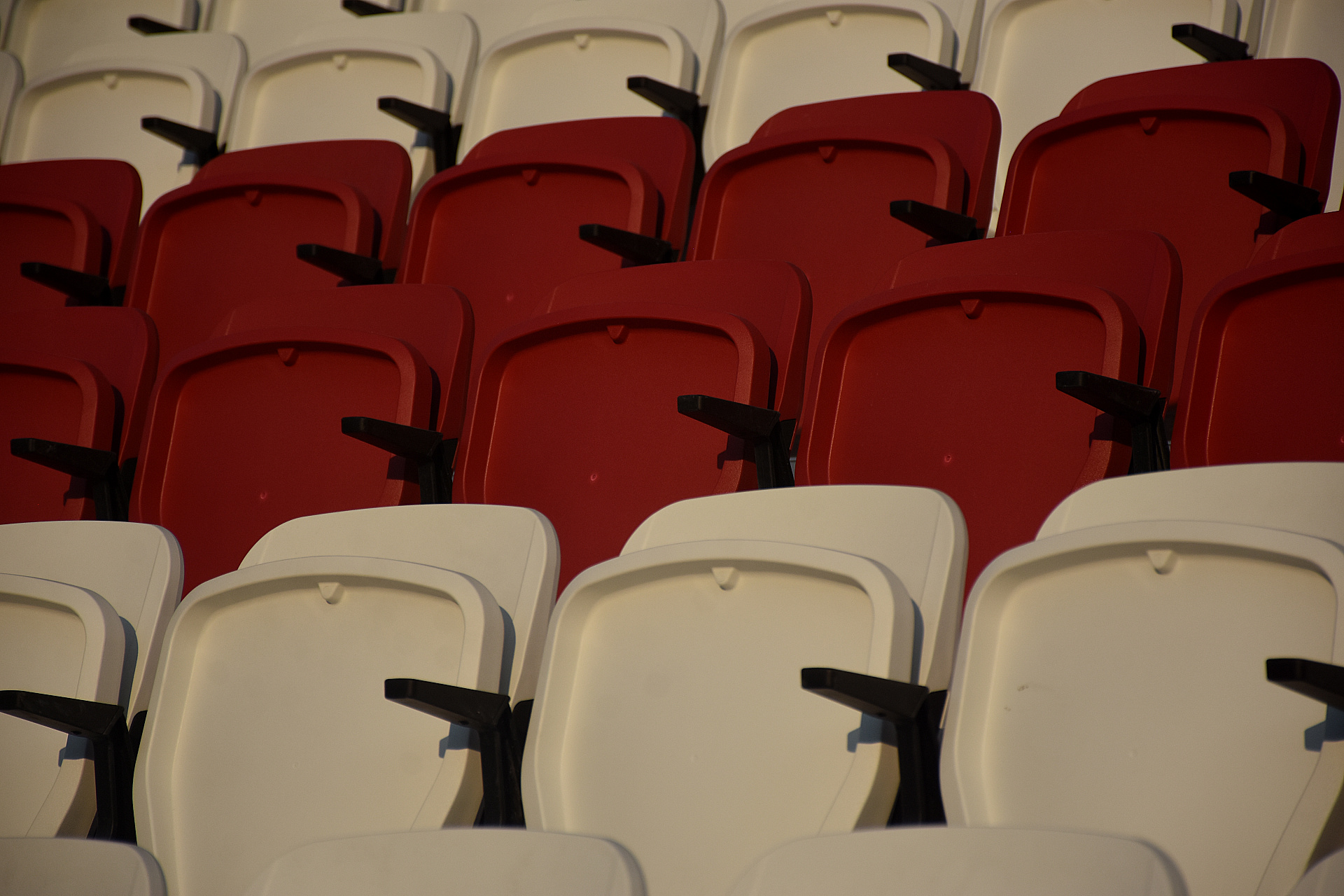 El rojo y blanco no faltará en los nuevos asientos del Estadio Antonio Vespucio Liberti