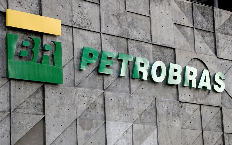 El logo de la estatal brasileña Petrobras en su sede en Río de Janeiro, Brasil. Octubre 16, 2019. REUTERS/Sergio Moraes