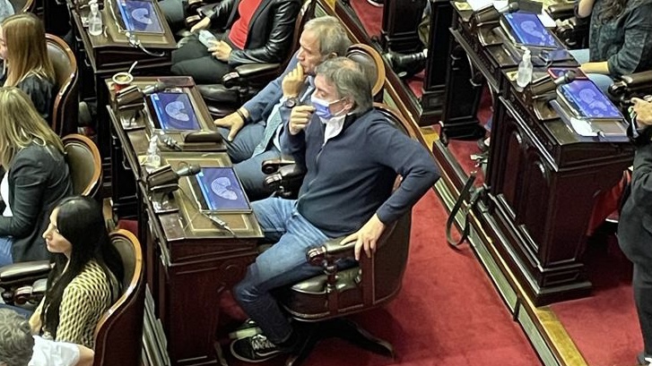 Máximo Kirchner y sus aliados quedaron aislados al votar en contra el acuerdo con el FMI en Diputados