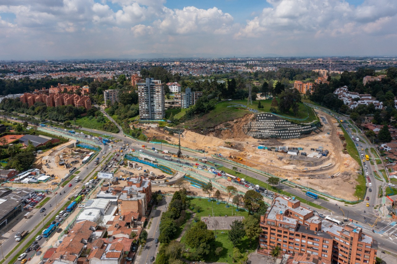 Personería de Bogotá asegura que ya no hay dinero para acabar las obras de mejoramiento vial en la ciudad. IDU